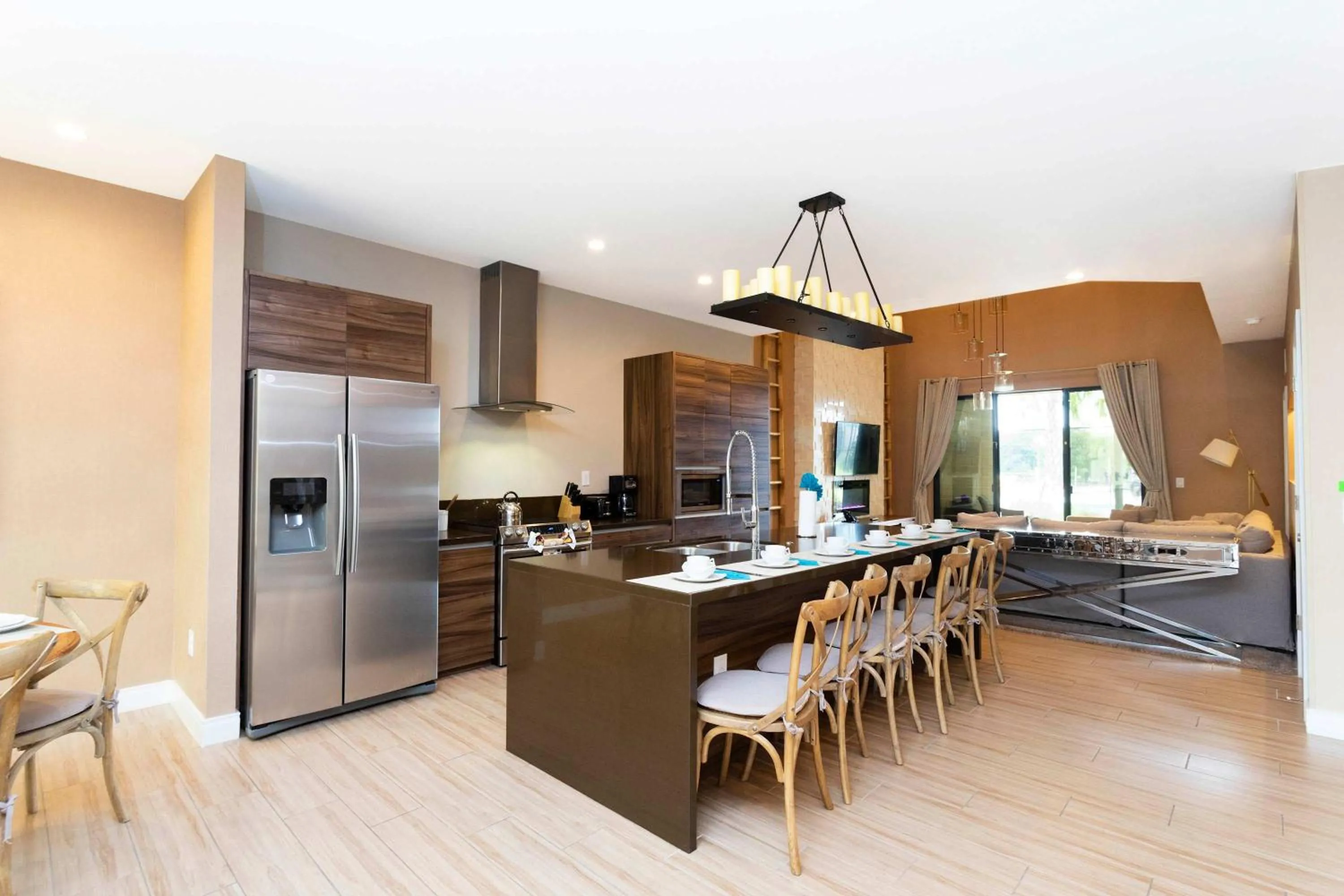 Gorgeous 4Bd Close to Disney @ Magic Village 7581