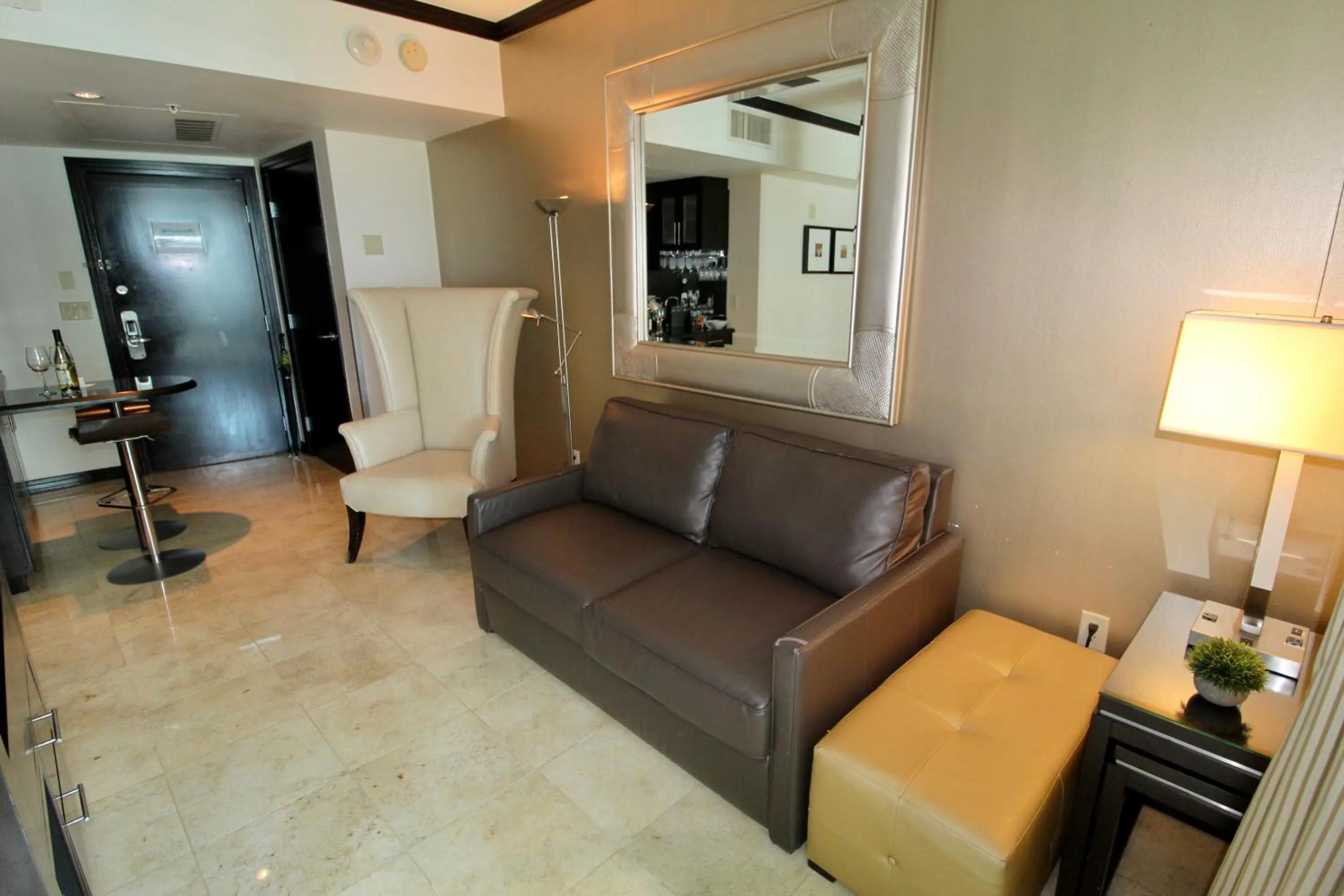 Living room in Boutique Suites 3 min walk to beach