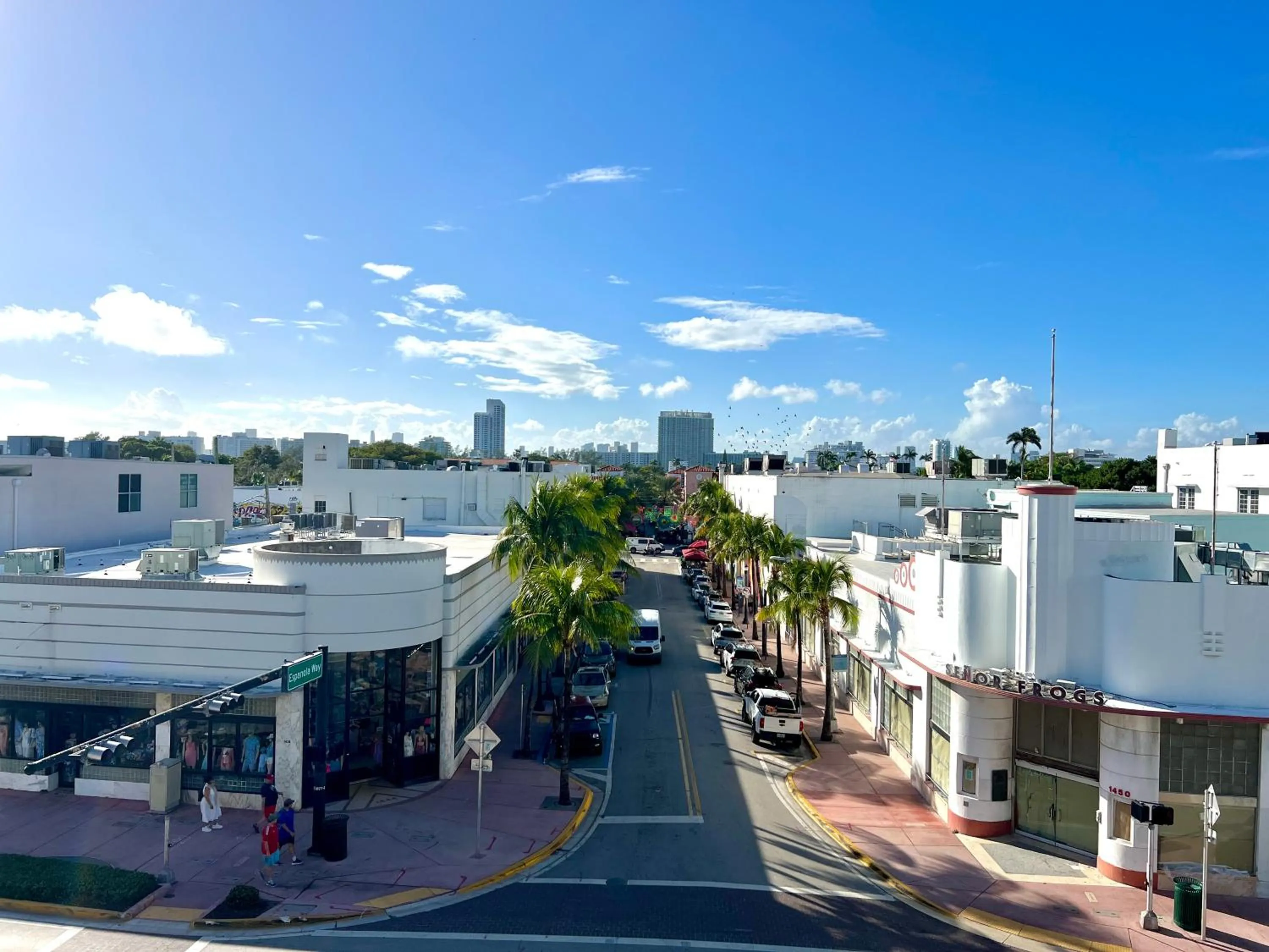 Day in Boutique Suites 3 min walk to beach