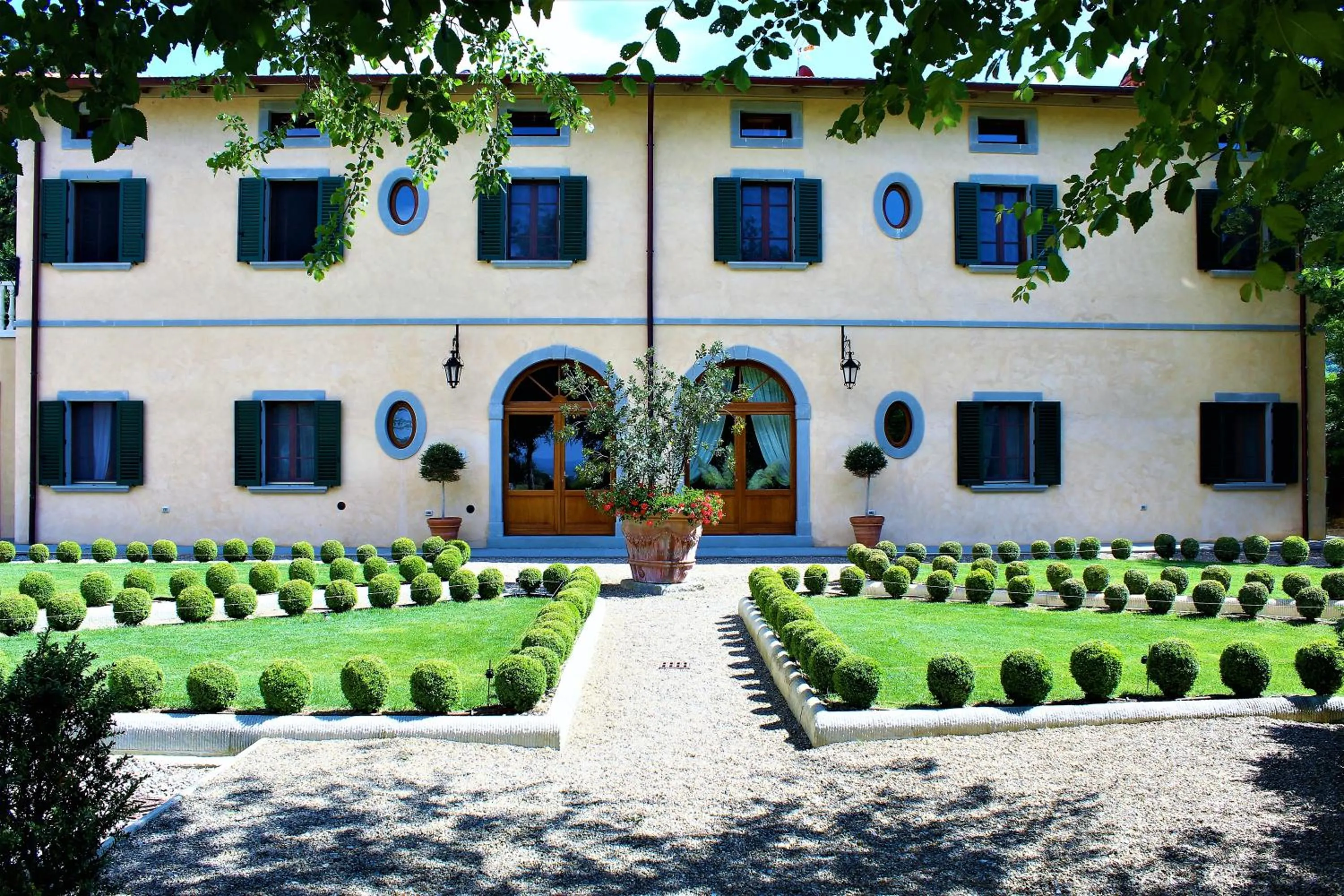 Facade/entrance in La Cantina Relais - Fattoria Il Cipresso