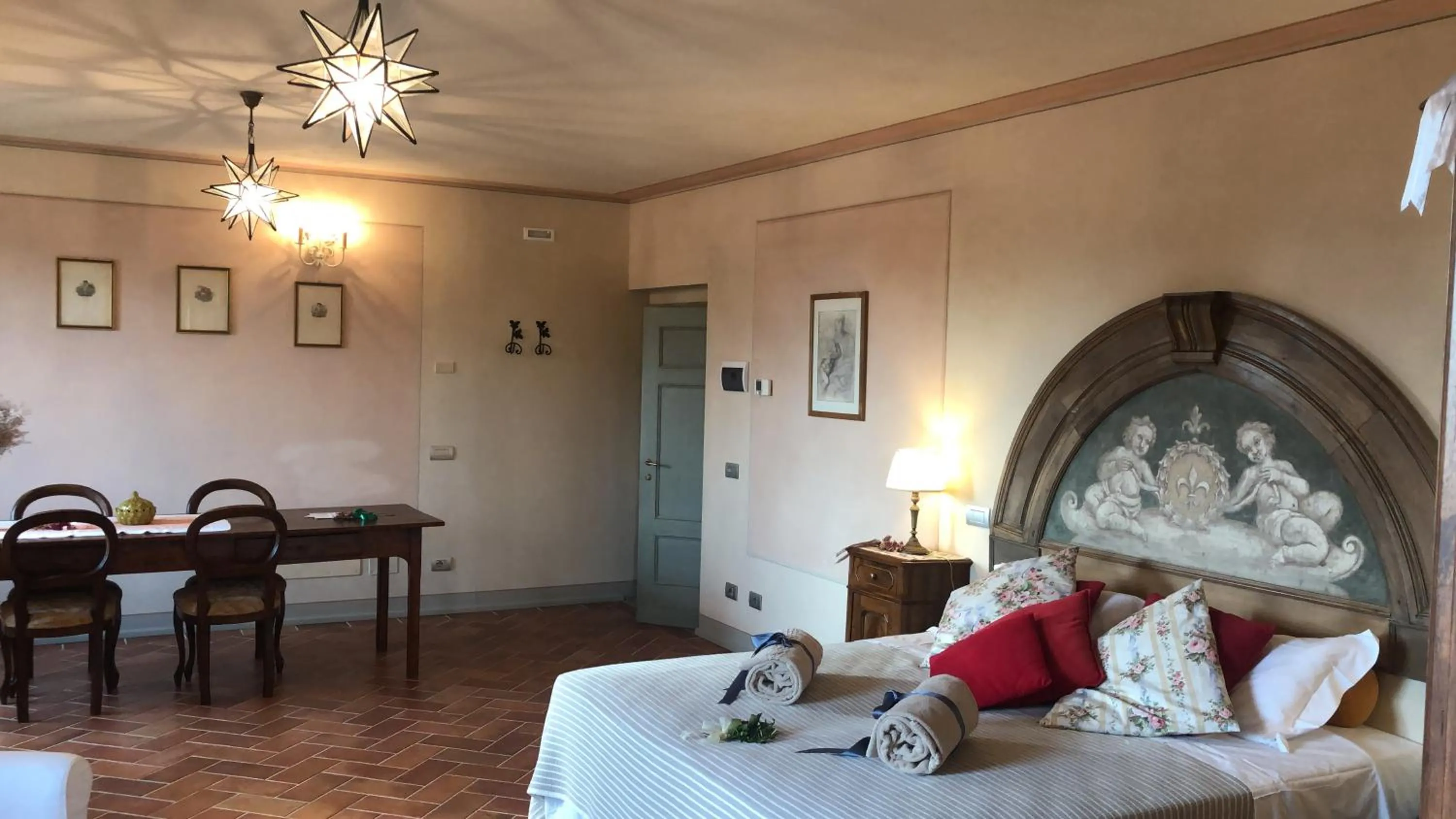 Photo of the whole room, Bed in La Cantina Relais - Fattoria Il Cipresso