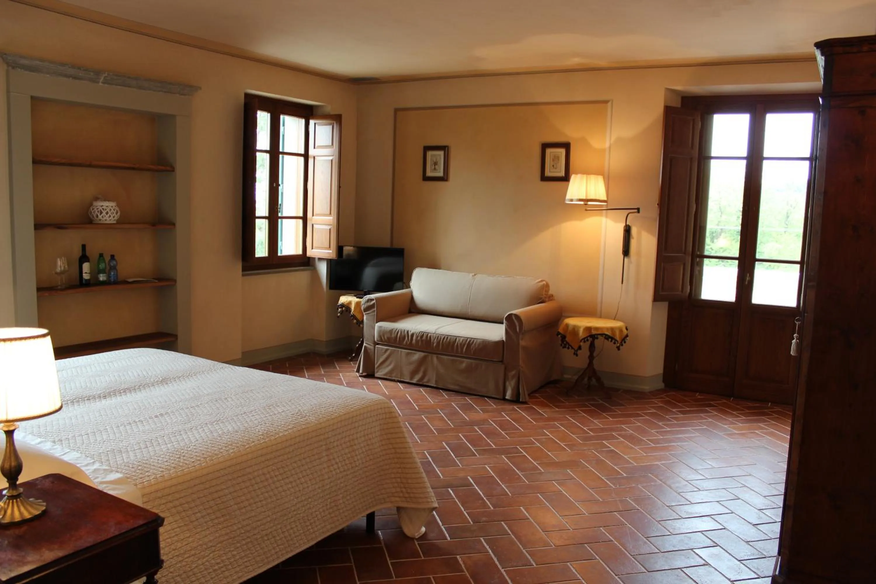 Bedroom, Bed in La Cantina Relais - Fattoria Il Cipresso