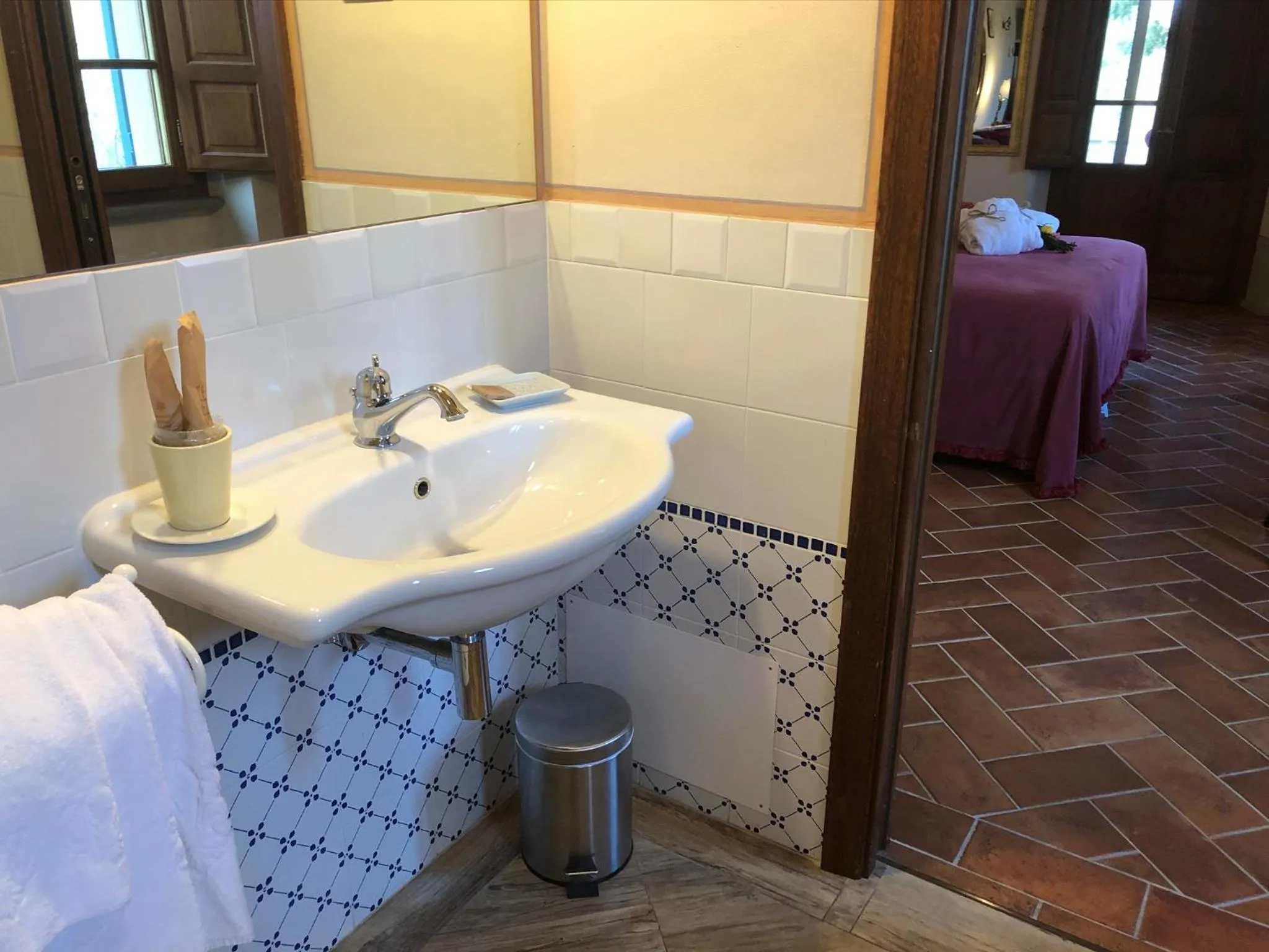 Bathroom in La Cantina Relais - Fattoria Il Cipresso