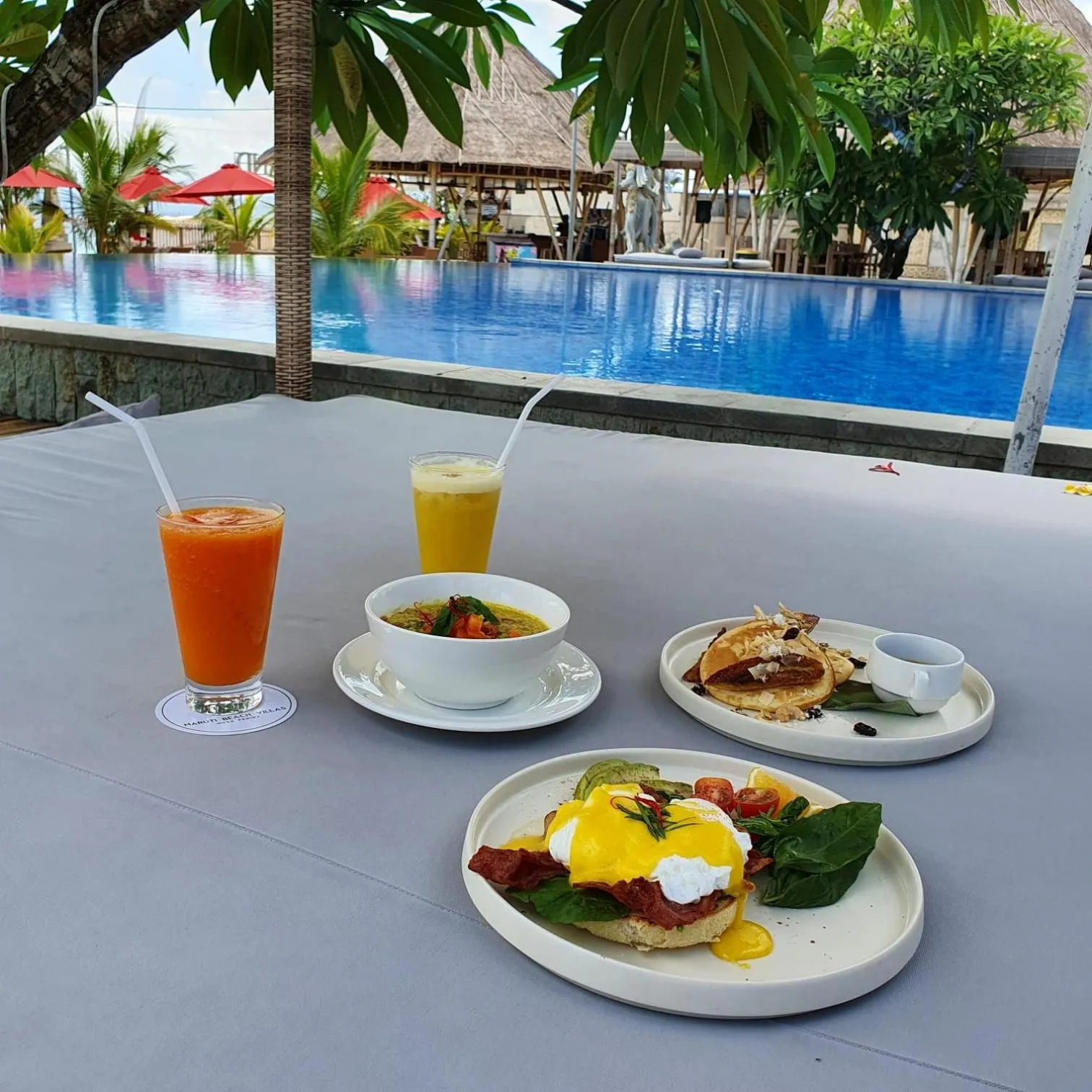 Food and drinks in Maruti Beach Club