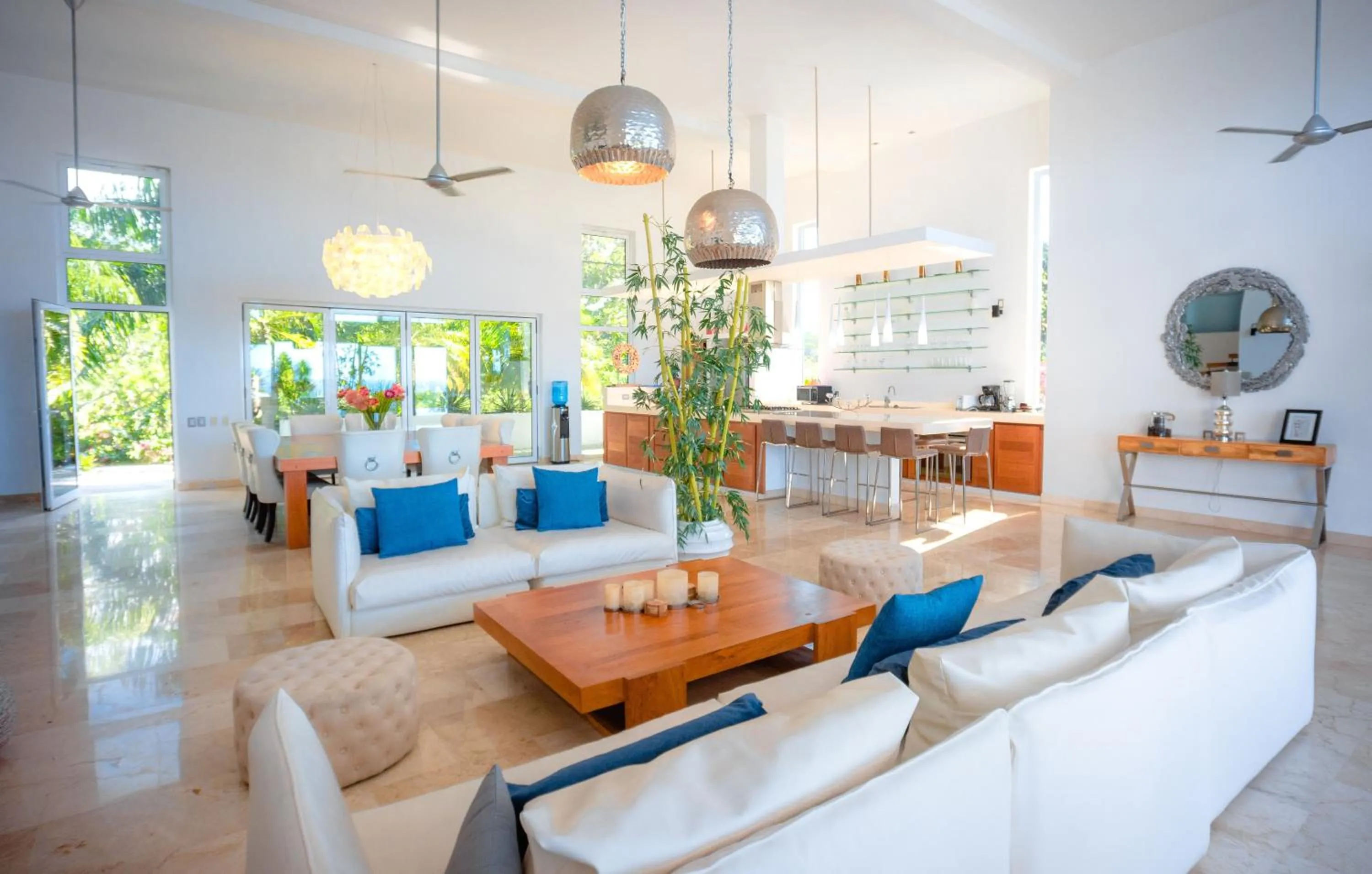 Nightclub / DJ in Villas Agua Dulce