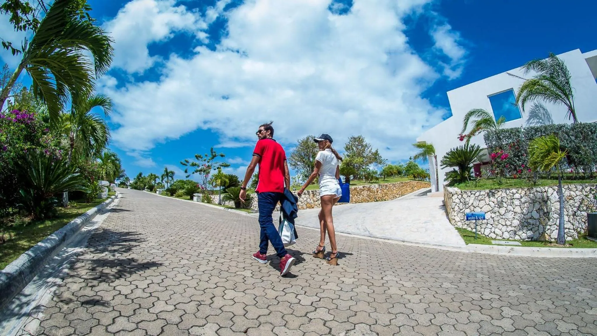 People in Villas Agua Dulce