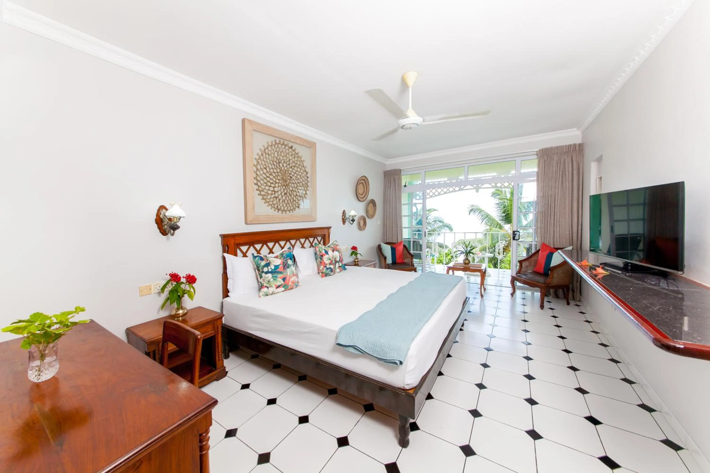 Bed in Palm Beach Hotel