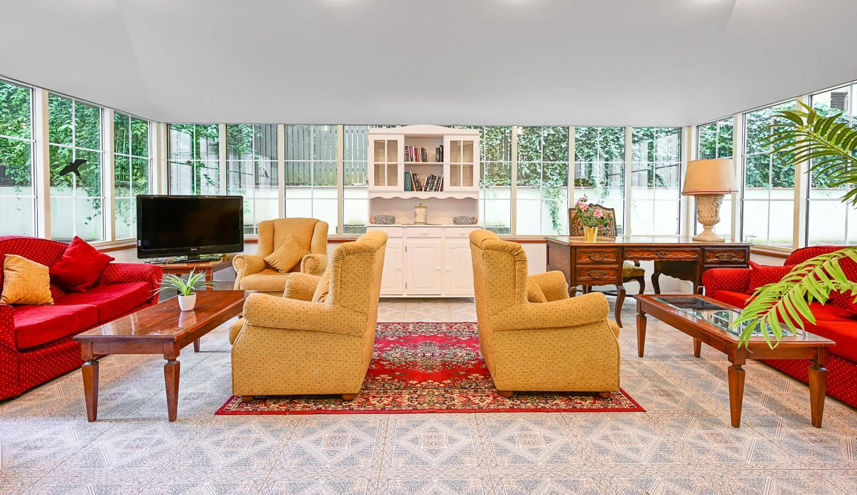 Communal lounge/ TV room in Hotel Malá Strana