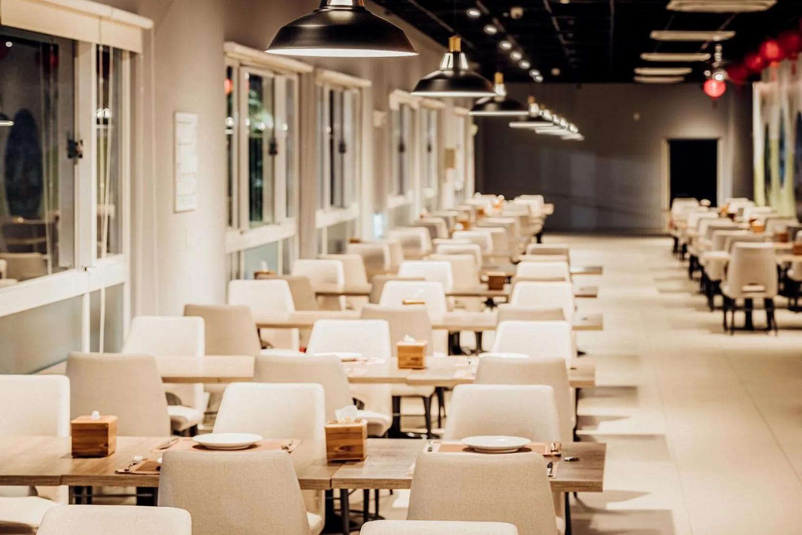 Restaurant/places to eat in TH Hotel