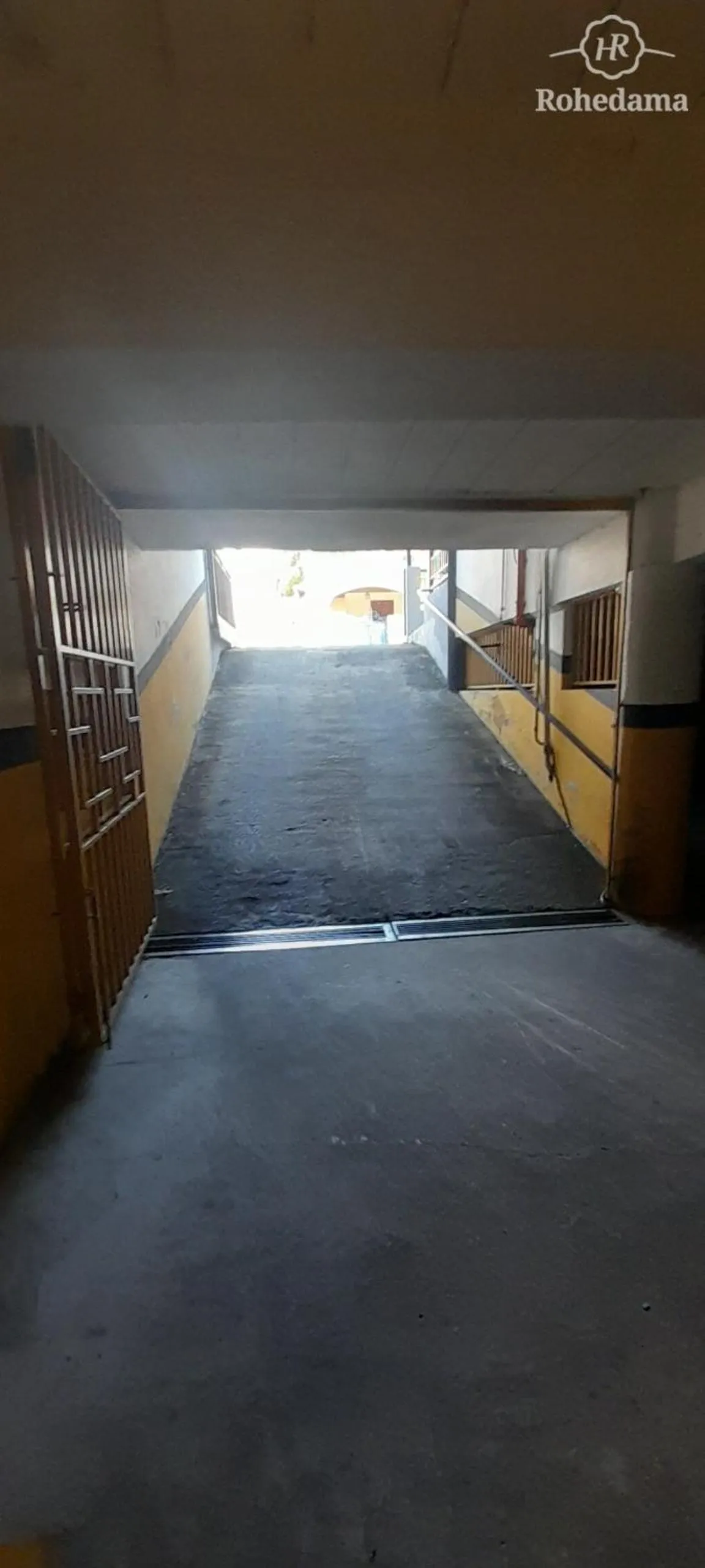 Parking, Bed in Rohedama Hotel