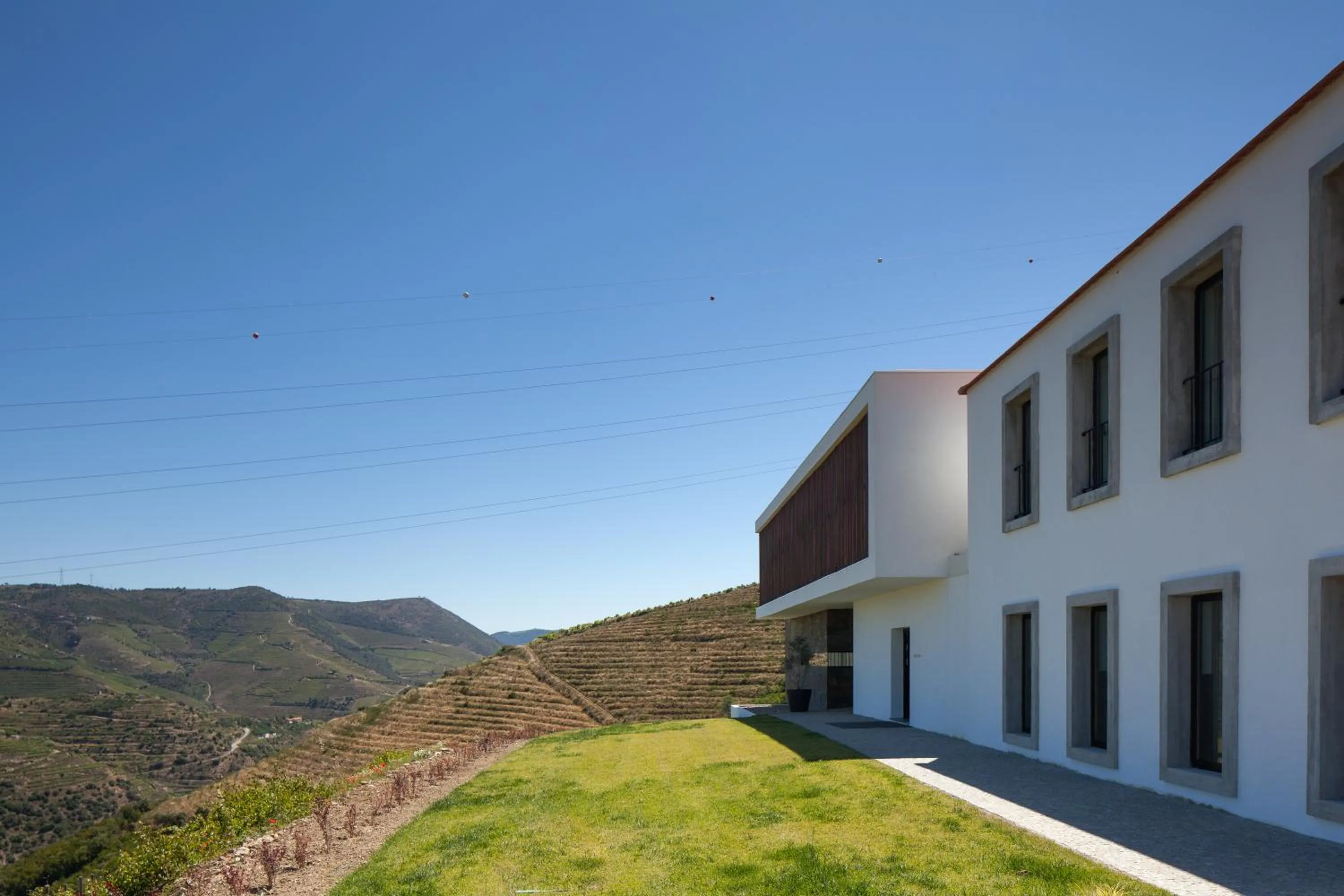 Facade/entrance in Quinta De Casaldronho Wine Hotel