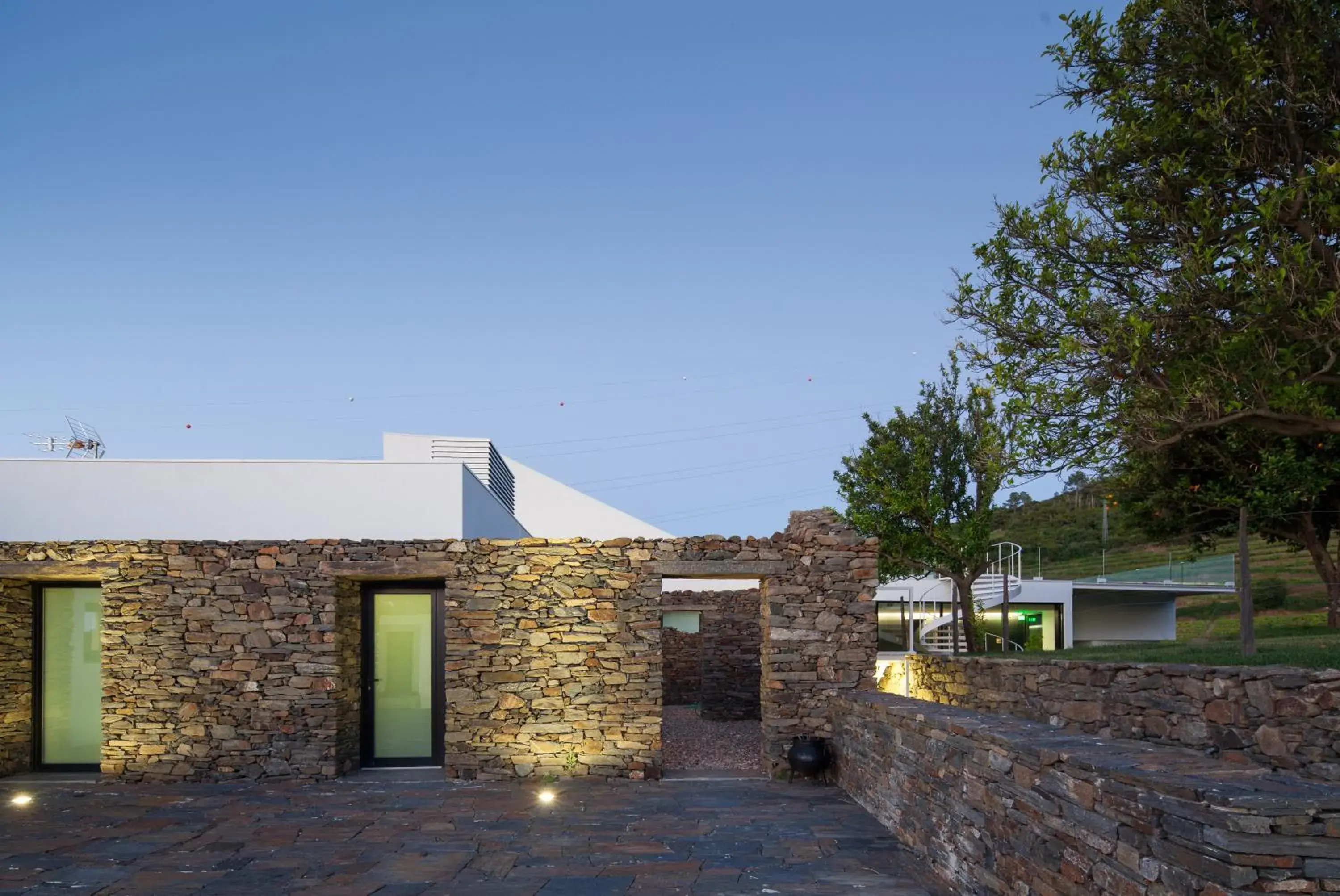 Facade/entrance in Quinta De Casaldronho Wine Hotel Facade/entrance in Quinta De Casaldronho Wine Hotel