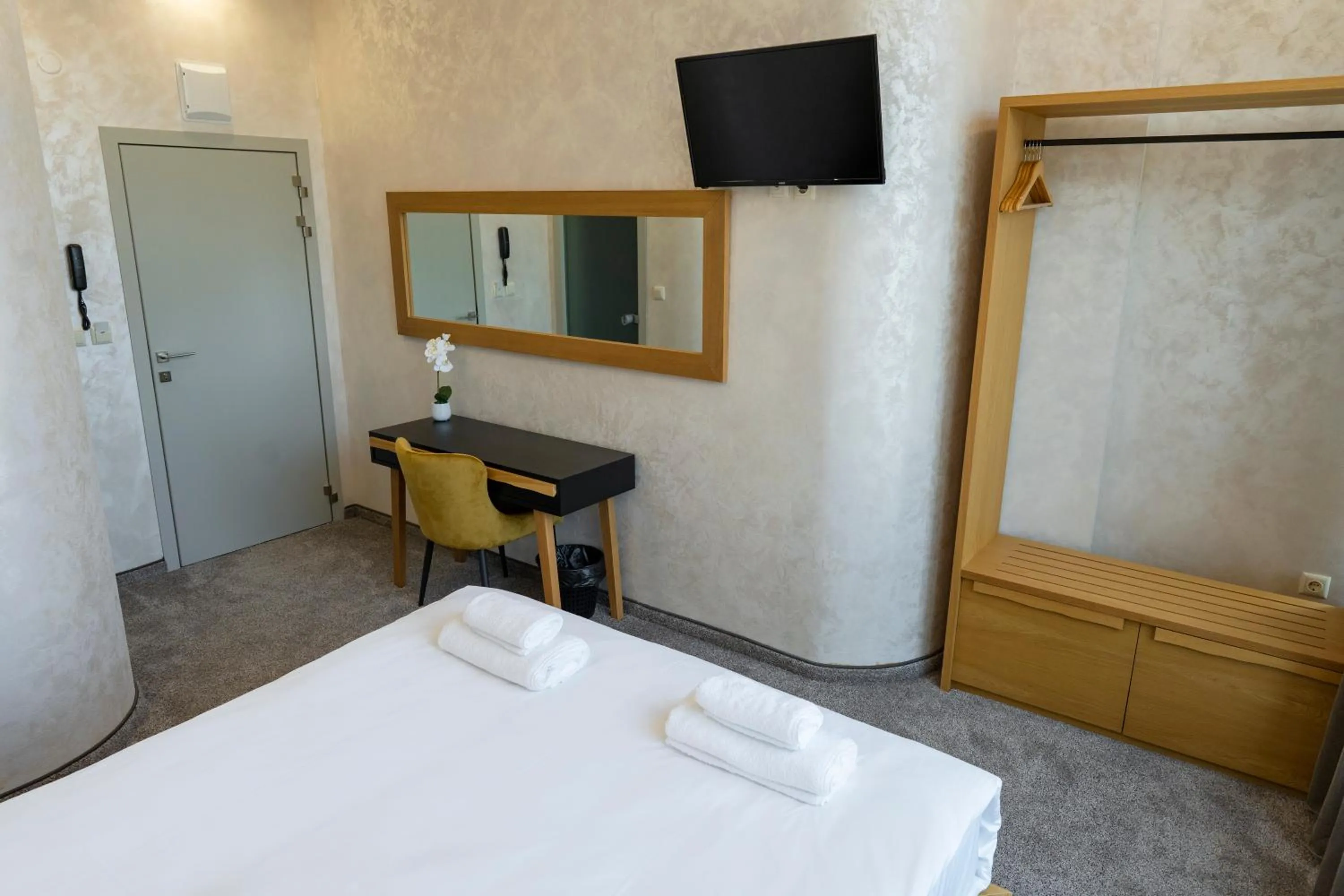 Photo of the whole room, Bed in Hotel CITY Petrich