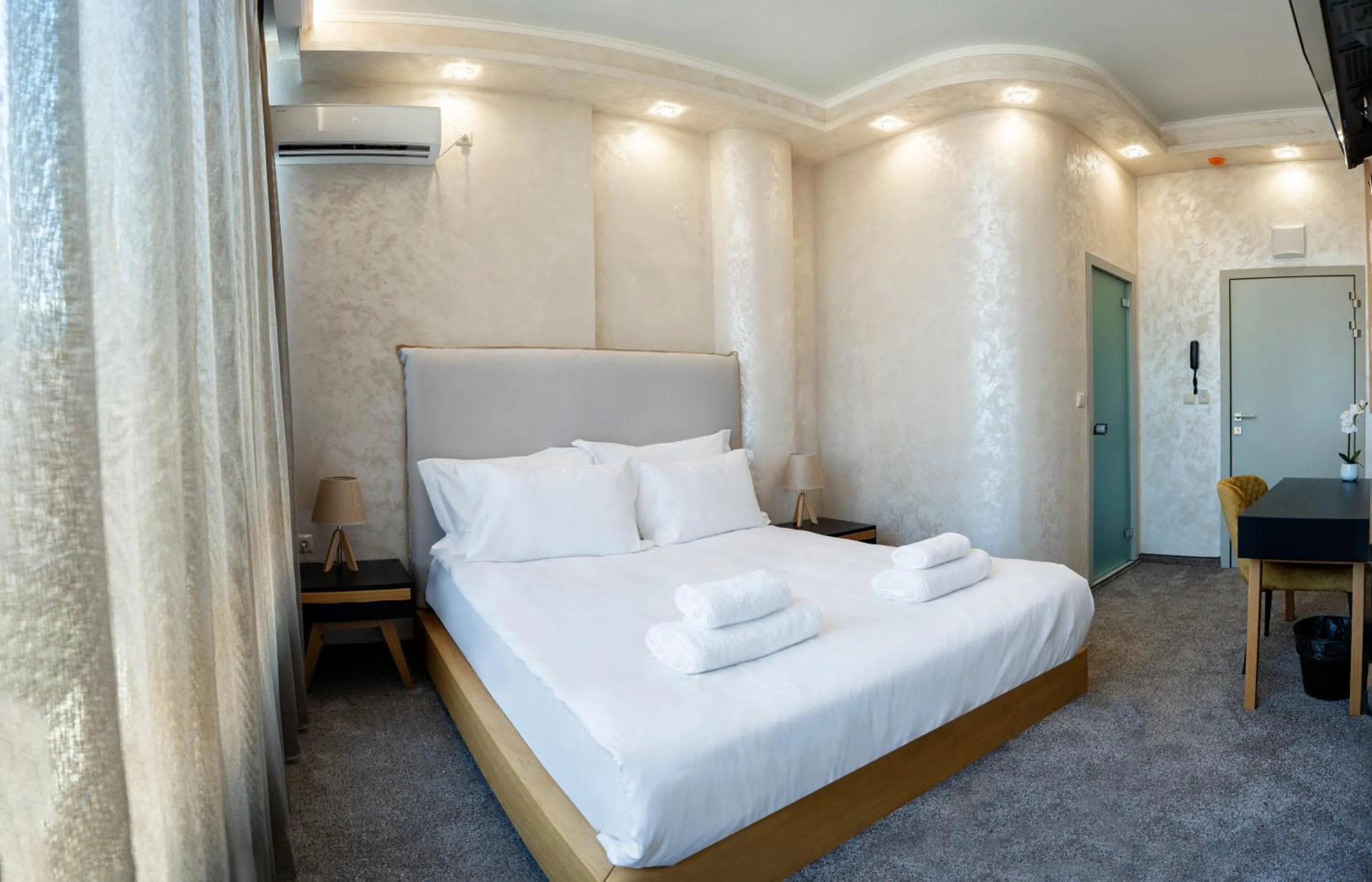 Photo of the whole room, Bed in Hotel CITY Petrich