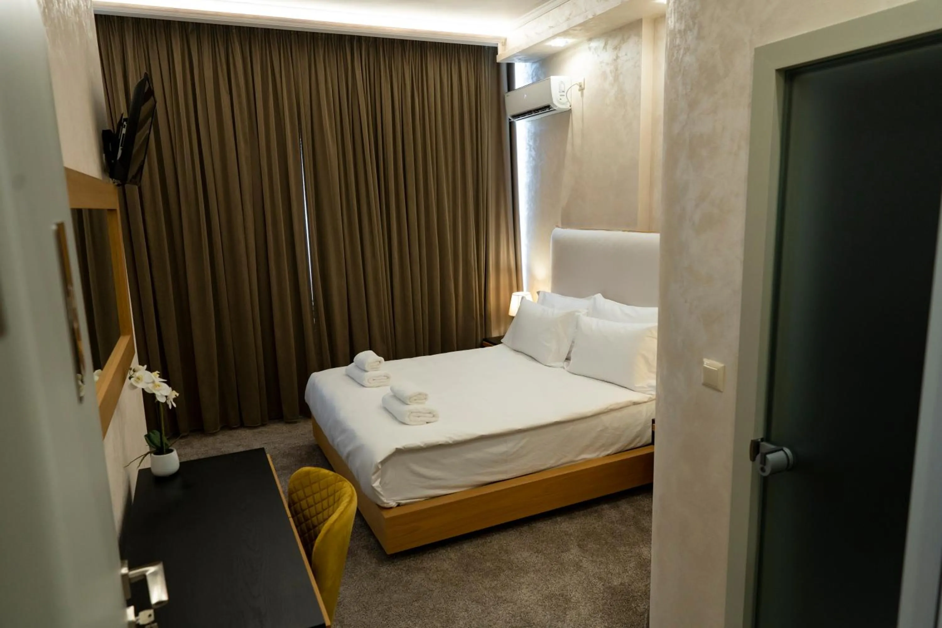 Photo of the whole room, Bed in Hotel CITY Petrich