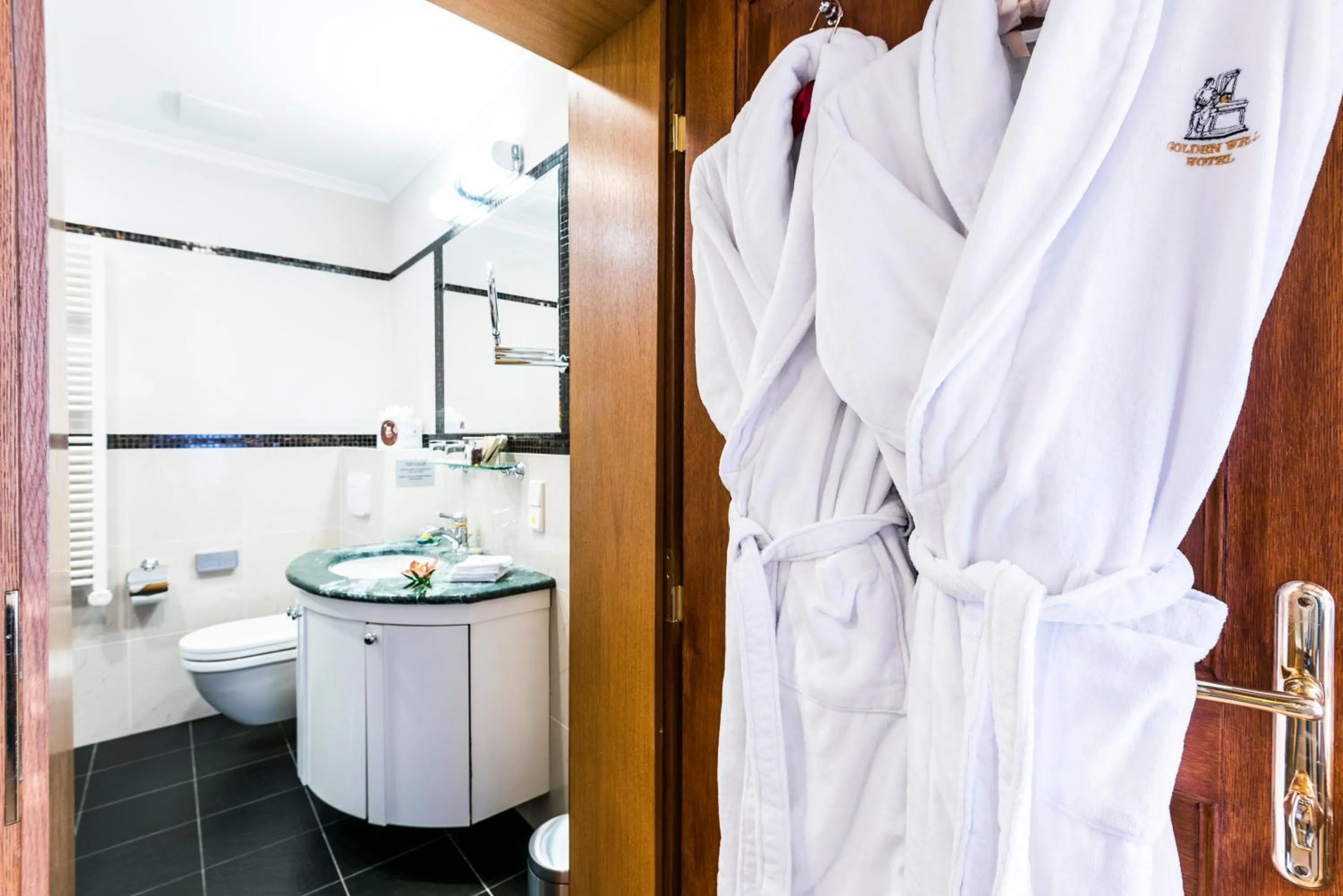 Bathroom in Golden Well