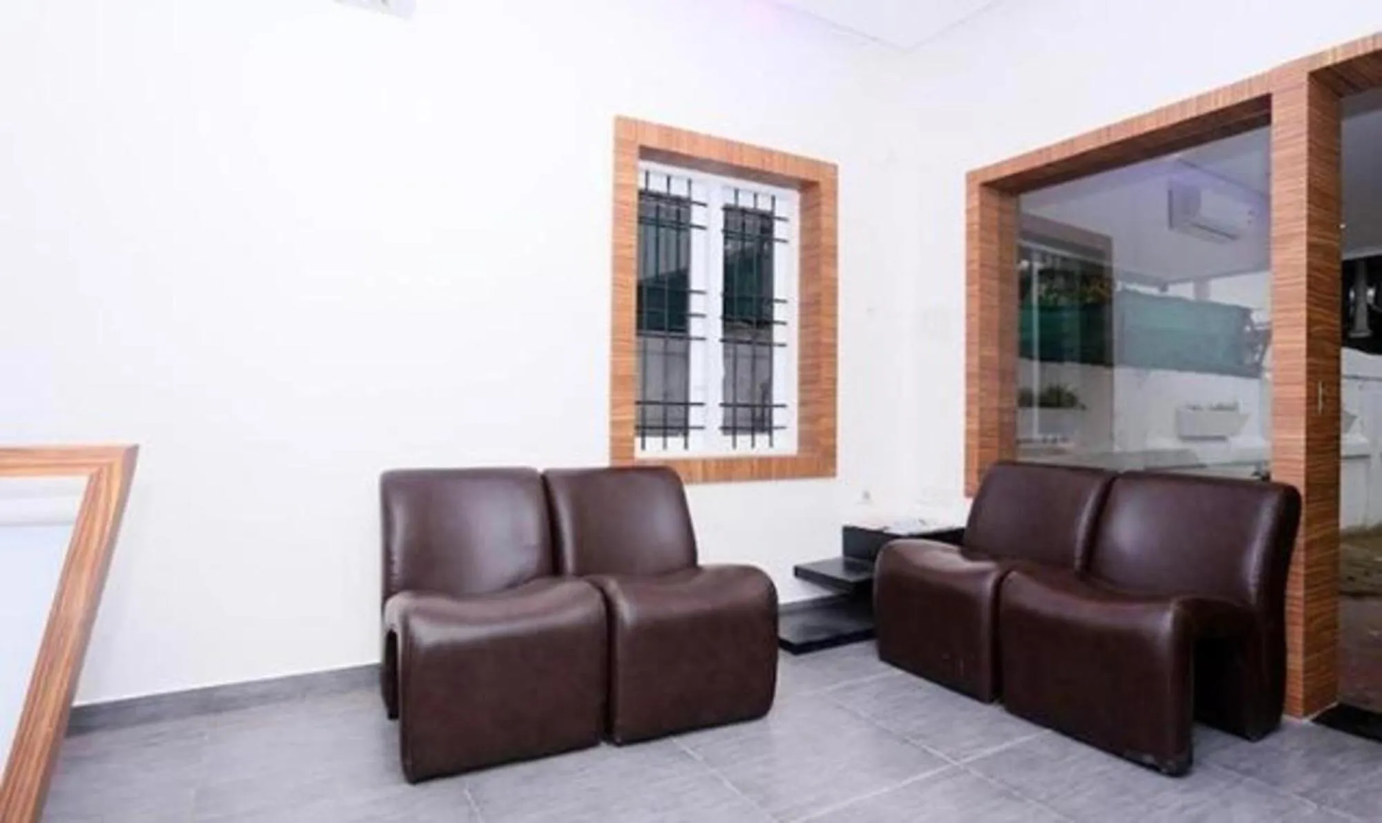 Seating area in Ascot Hotel