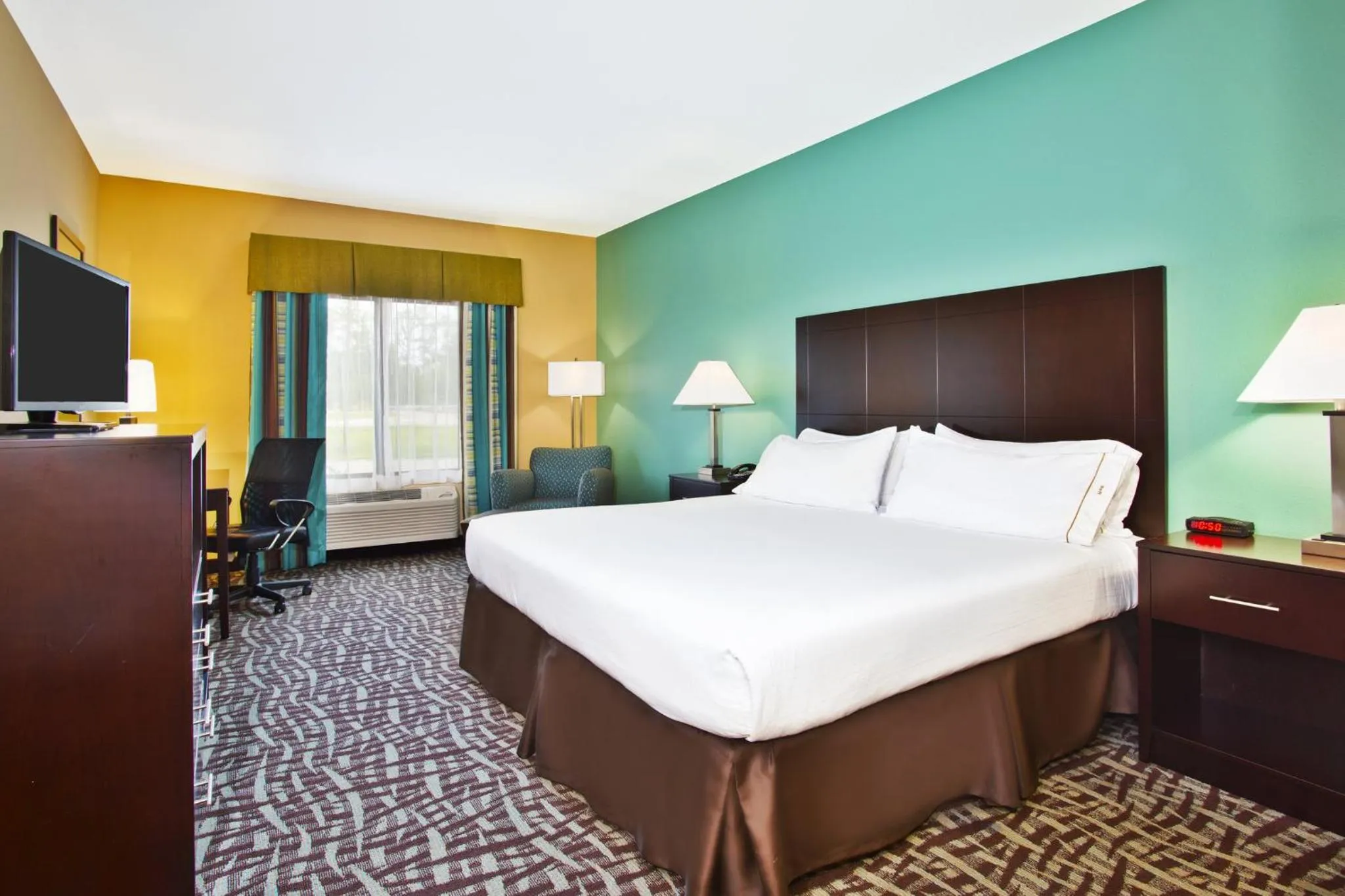 Photo of the whole room, Bed in Holiday Inn Express Hastings by IHG