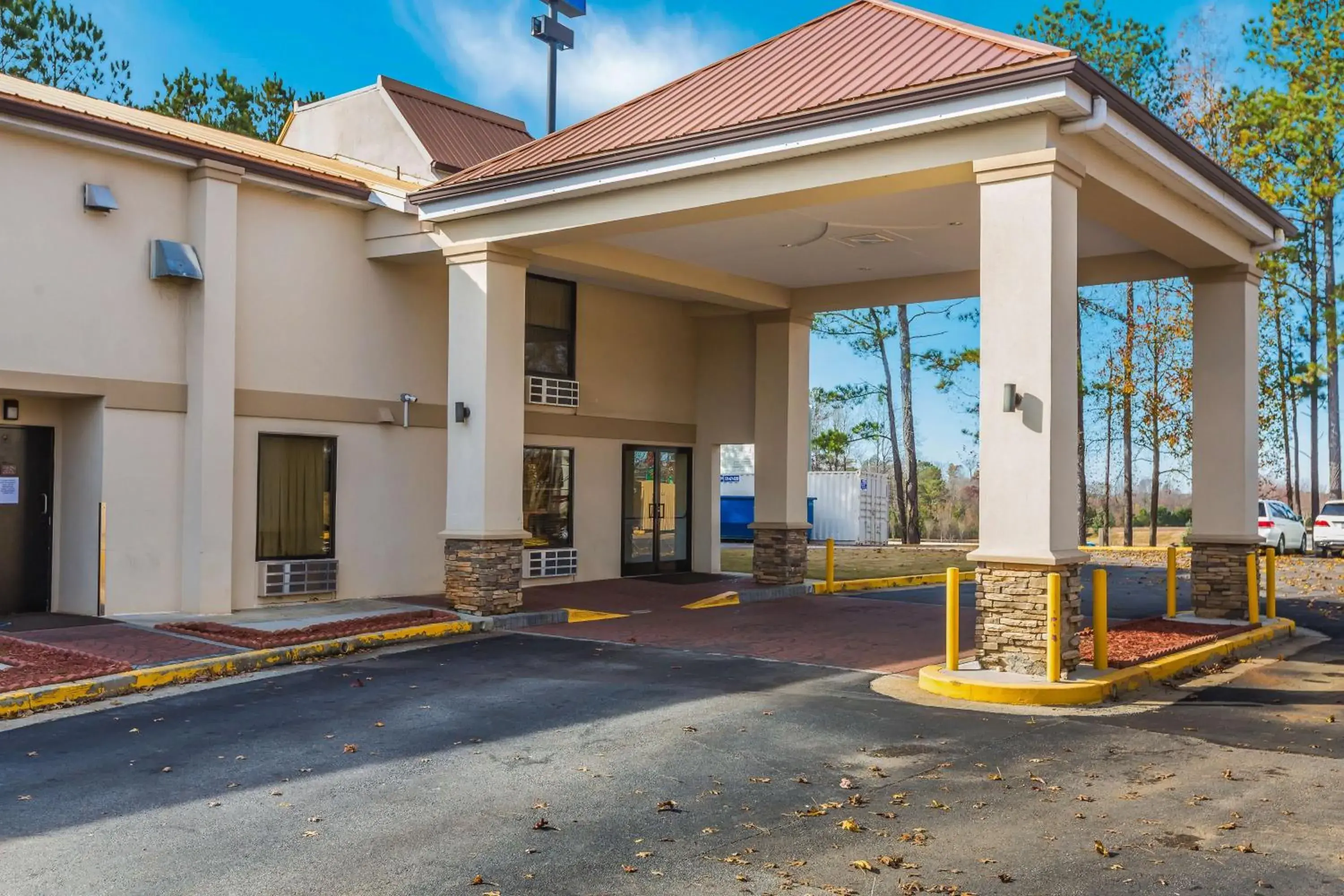 Property building in Motel 6-Suwanee, GA - Gwinnett Center Property building in Motel 6-Suwanee, GA - Gwinnett Center
