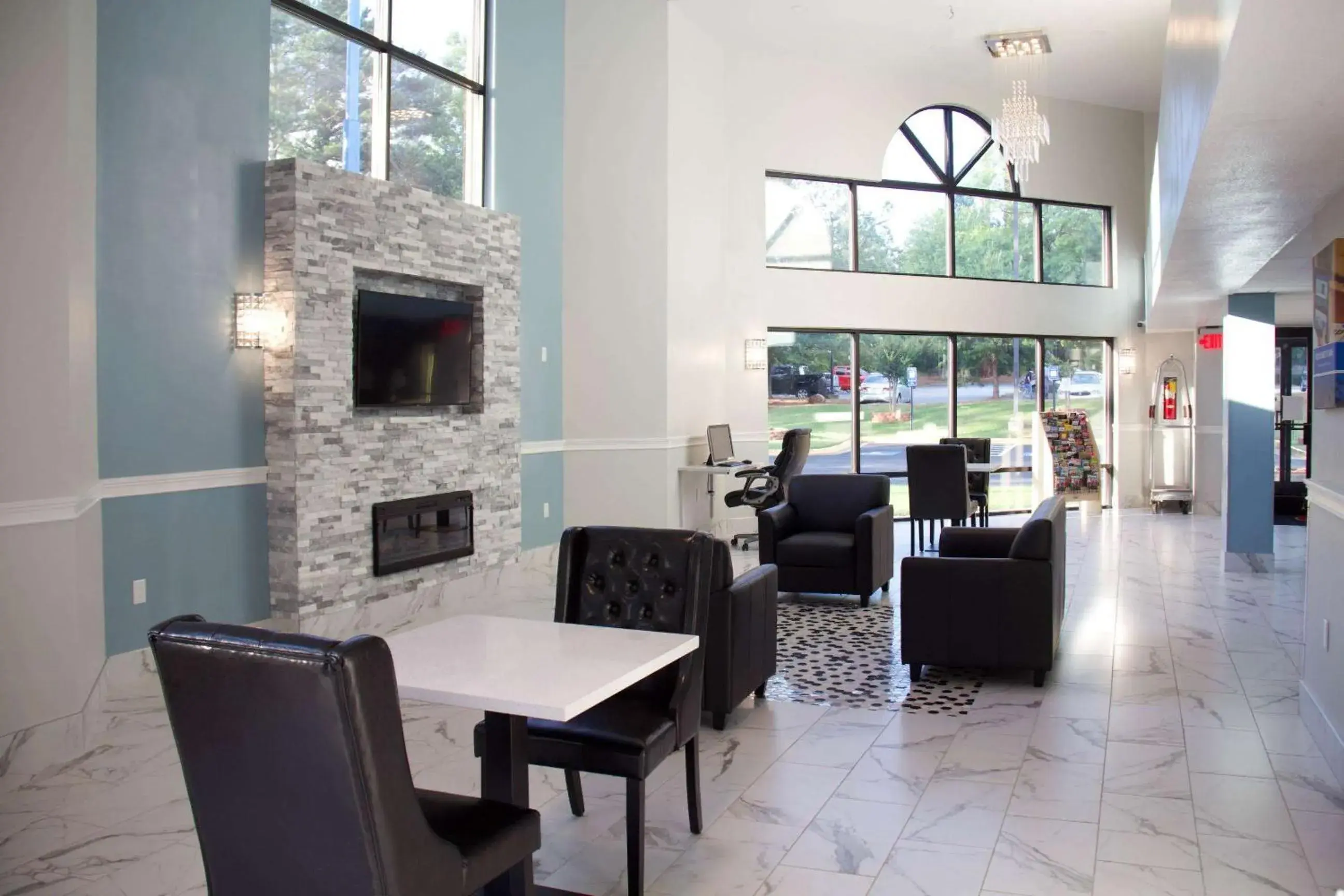 Lobby or reception in Motel 6-Suwanee, GA - Gwinnett Center Lobby or reception in Motel 6-Suwanee, GA - Gwinnett Center