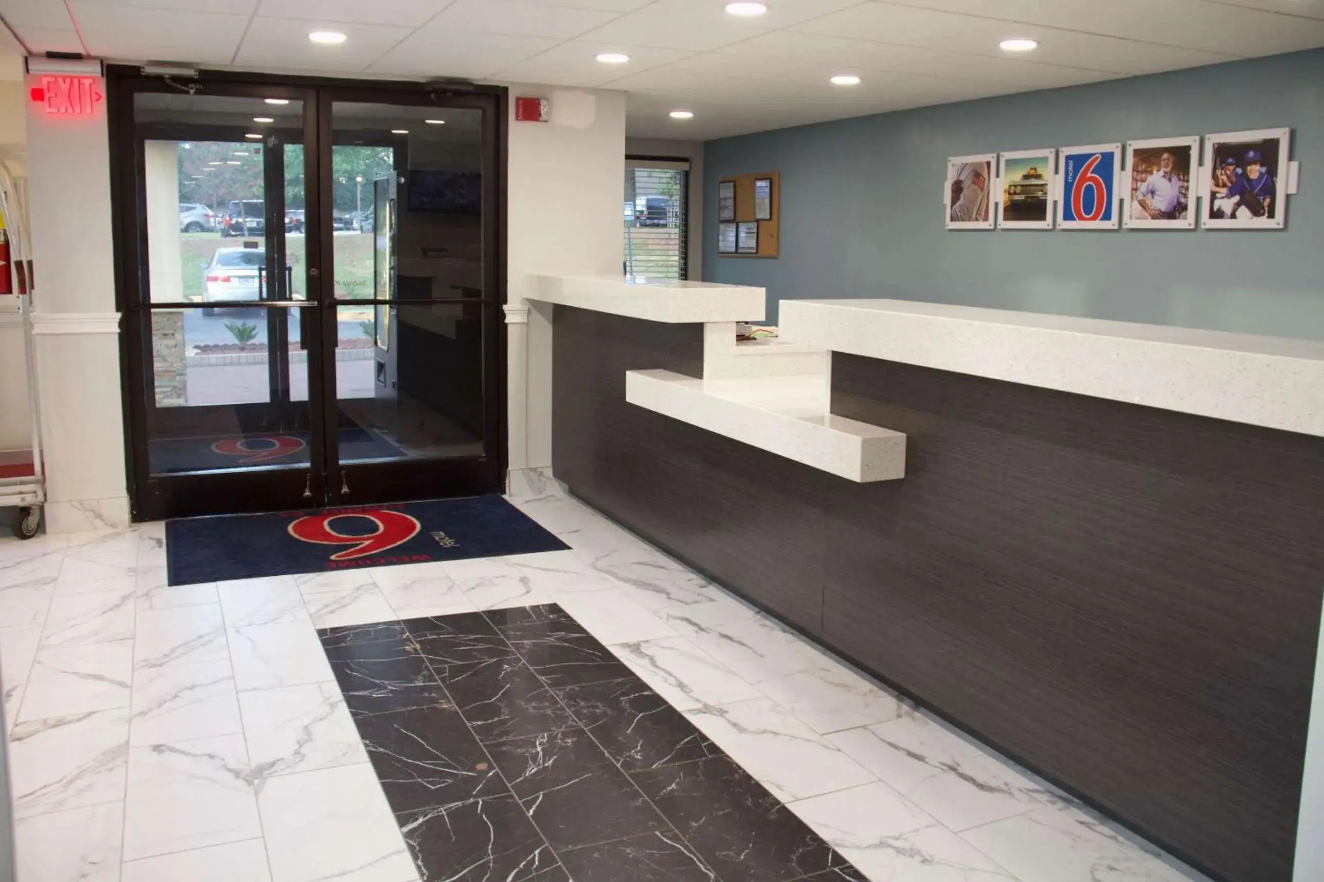 Lobby or reception in Motel 6-Suwanee, GA - Gwinnett Center Lobby or reception in Motel 6-Suwanee, GA - Gwinnett Center