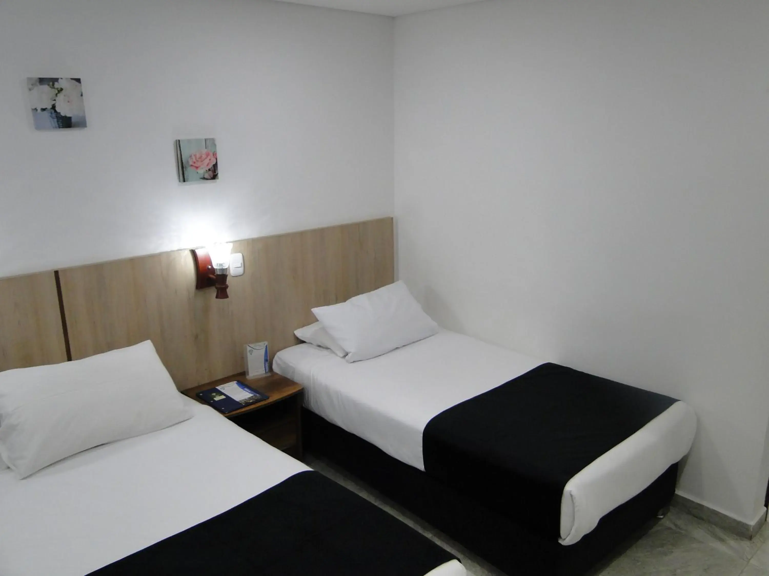 Twin Room in Hotel Esmeralda Plaza Twin Room in Hotel Esmeralda Plaza
