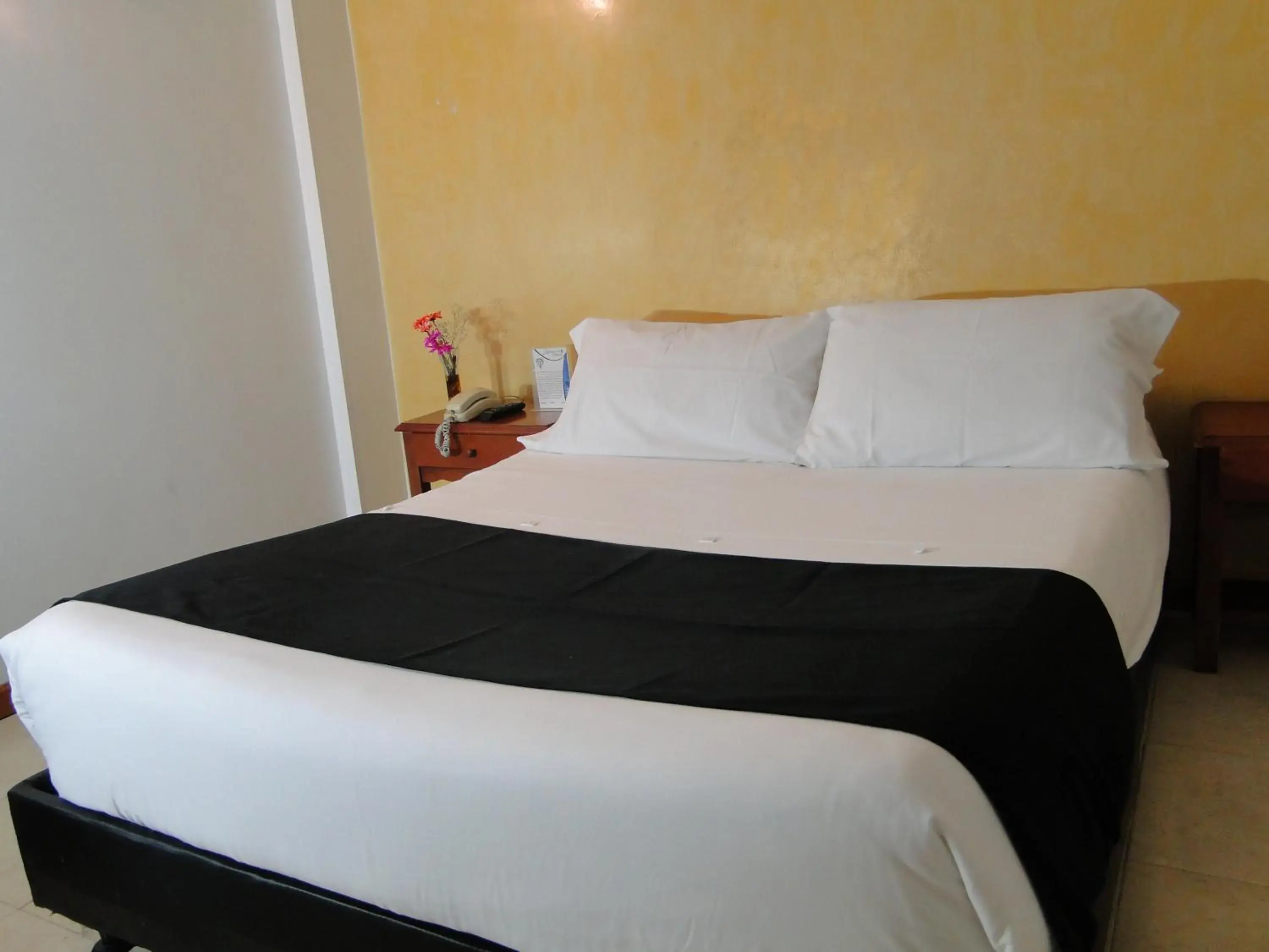 Double Room with Spa Bath in Hotel Esmeralda Plaza Double Room with Spa Bath in Hotel Esmeralda Plaza