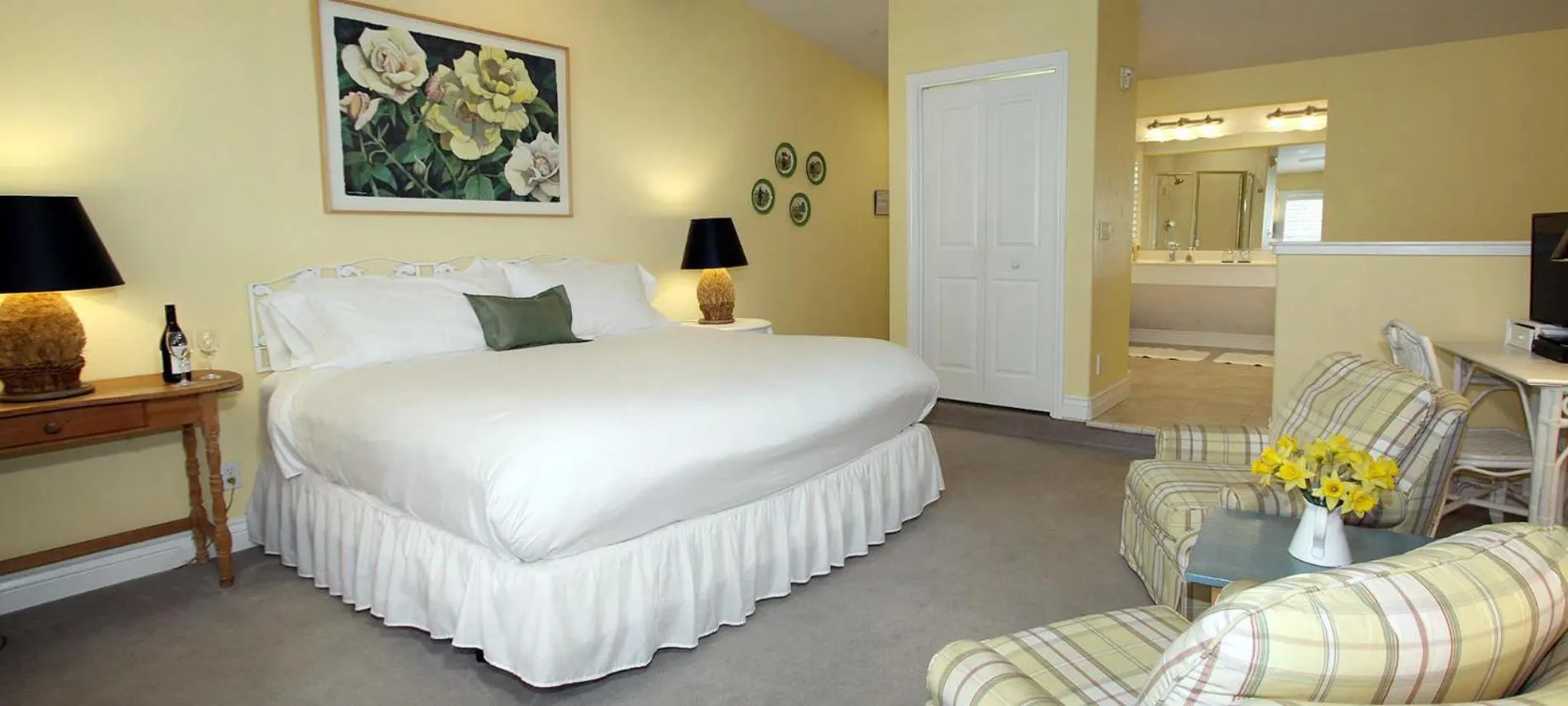 Bed in Inn at Occidental