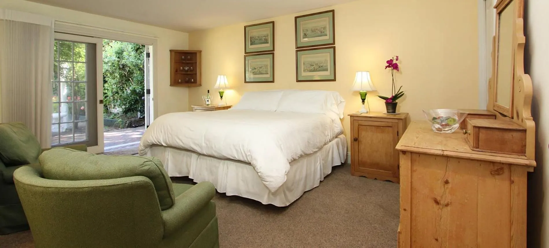 Bed in Inn at Occidental