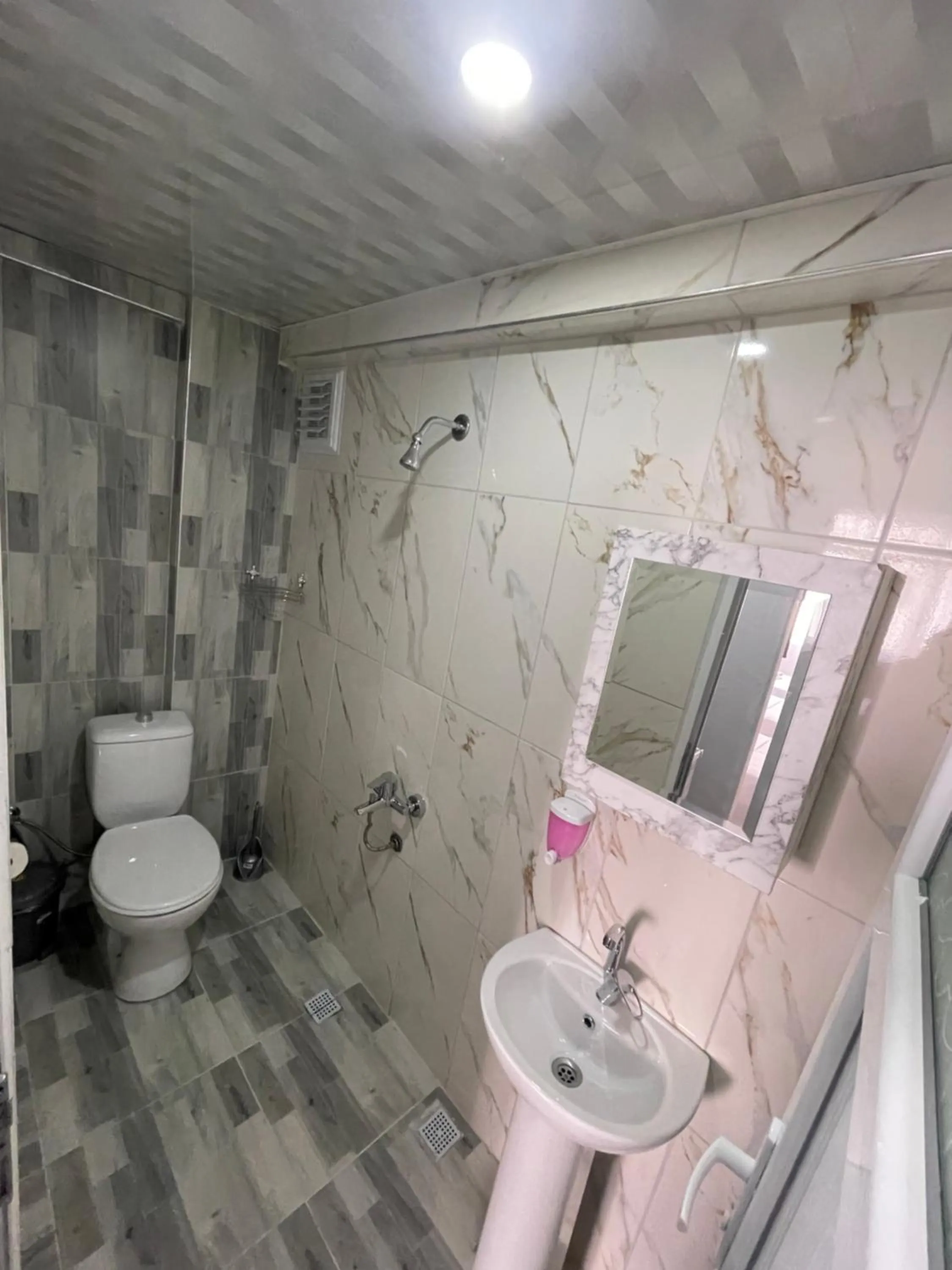 Bathroom in ERSOY EGE APART OTEL