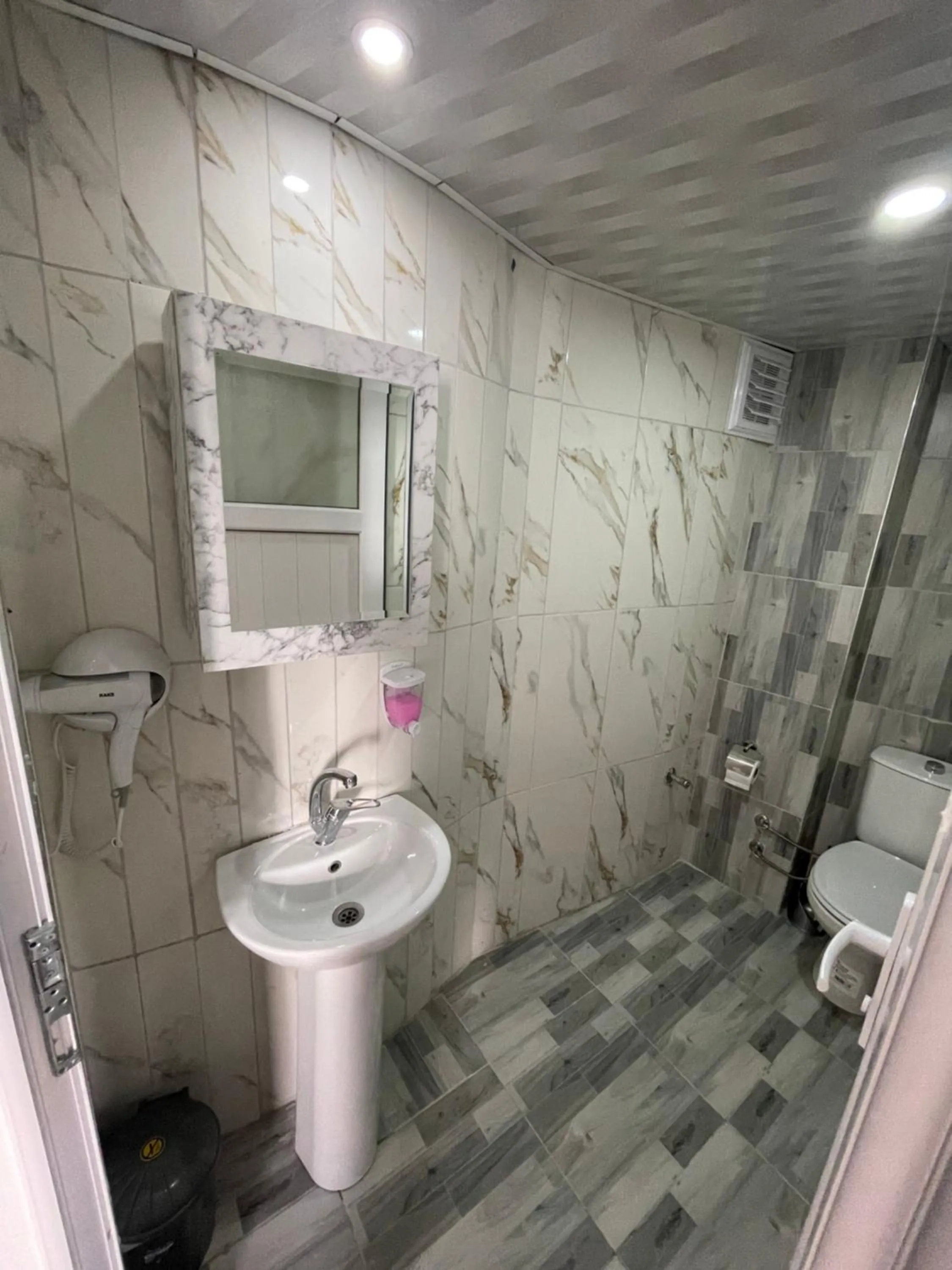 Bathroom in ERSOY EGE APART OTEL