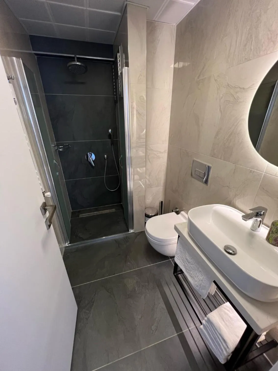 Toilet in Vega Suites