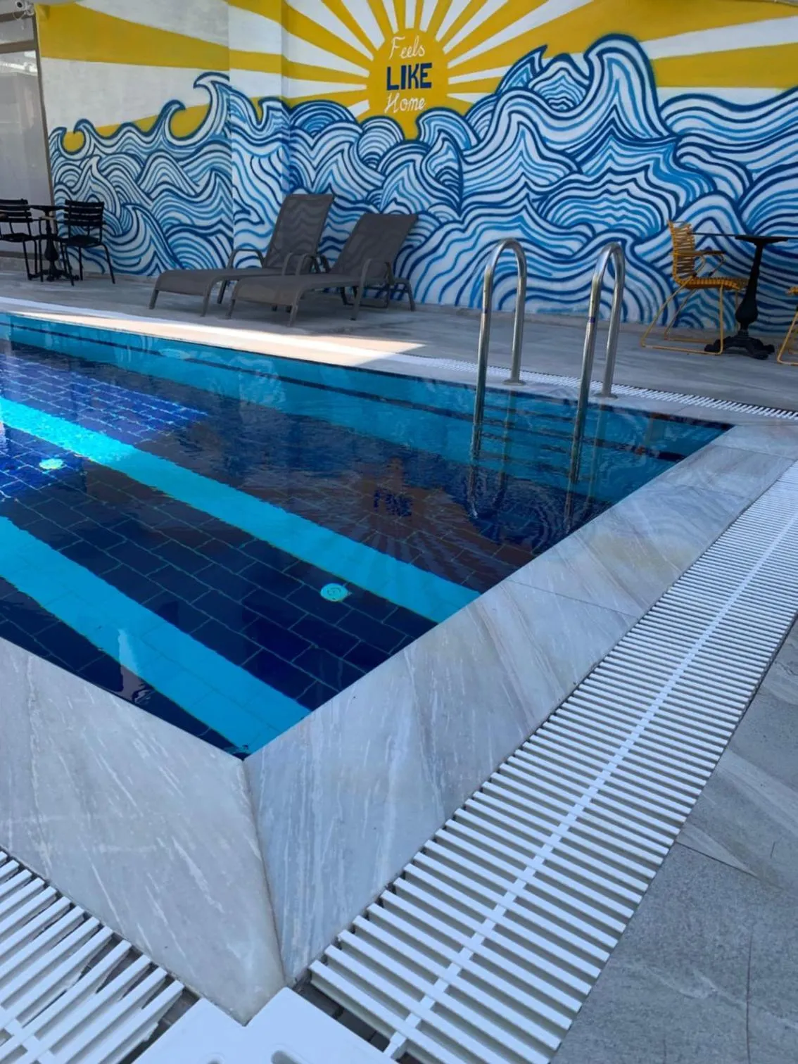 Swimming pool in Vega Suites