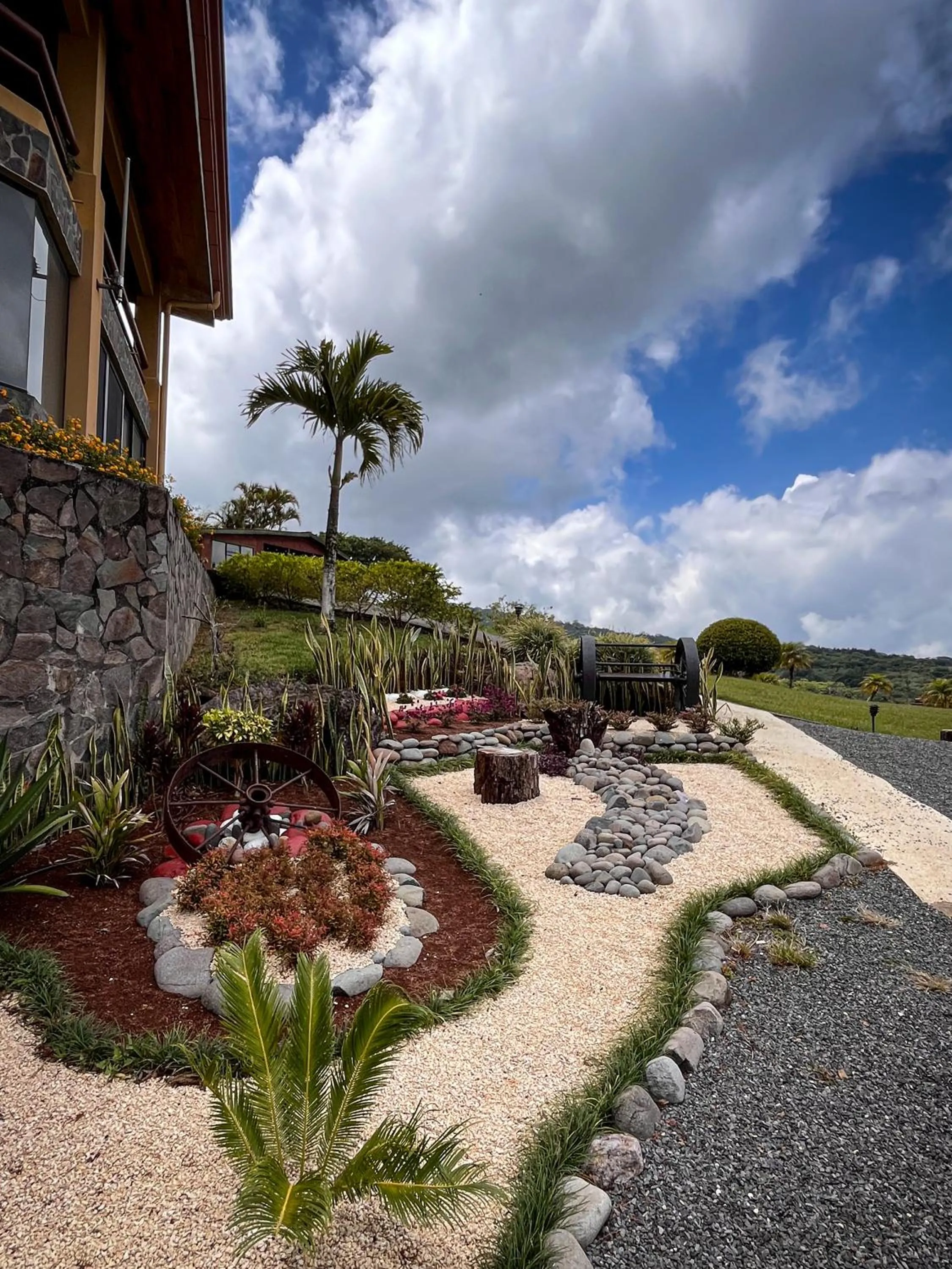 Garden in Hotel Montaña Monteverde