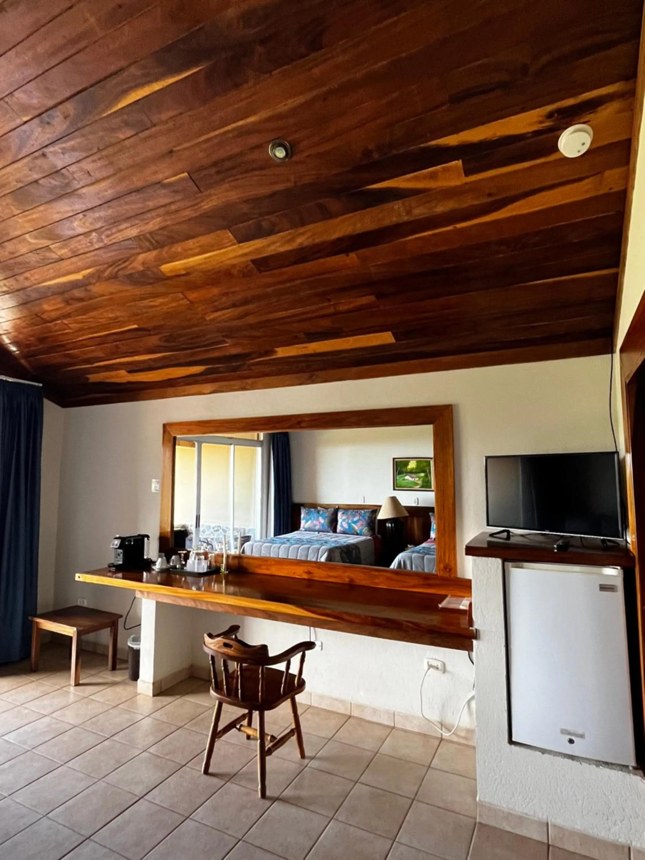 Bedroom in Hotel Montaña Monteverde