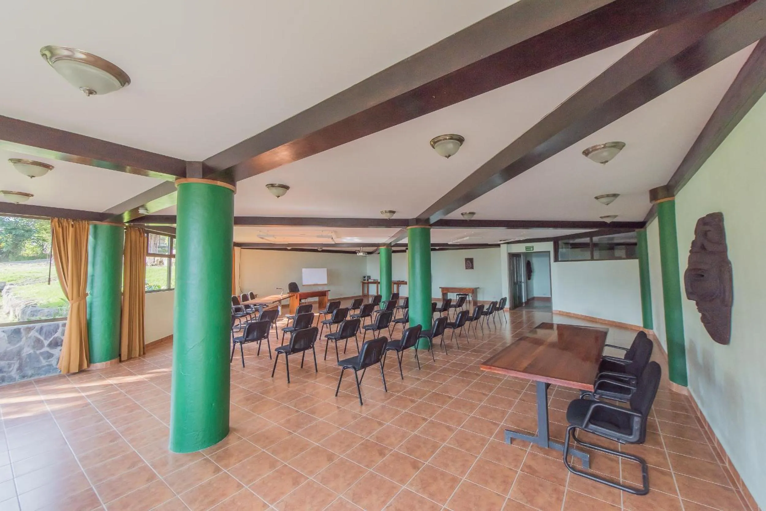 Business facilities in Hotel Montaña Monteverde