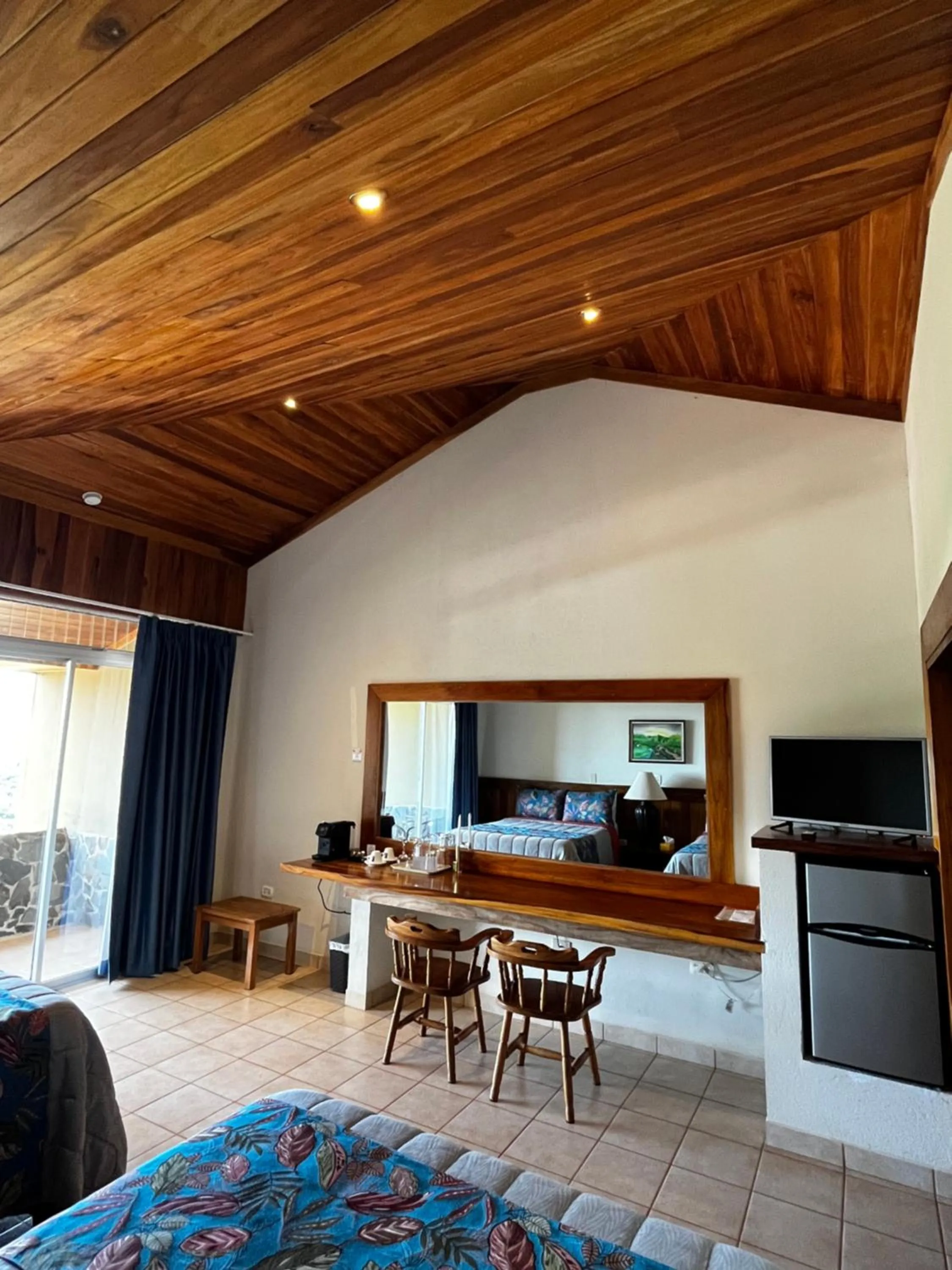 Bedroom in Hotel Montaña Monteverde