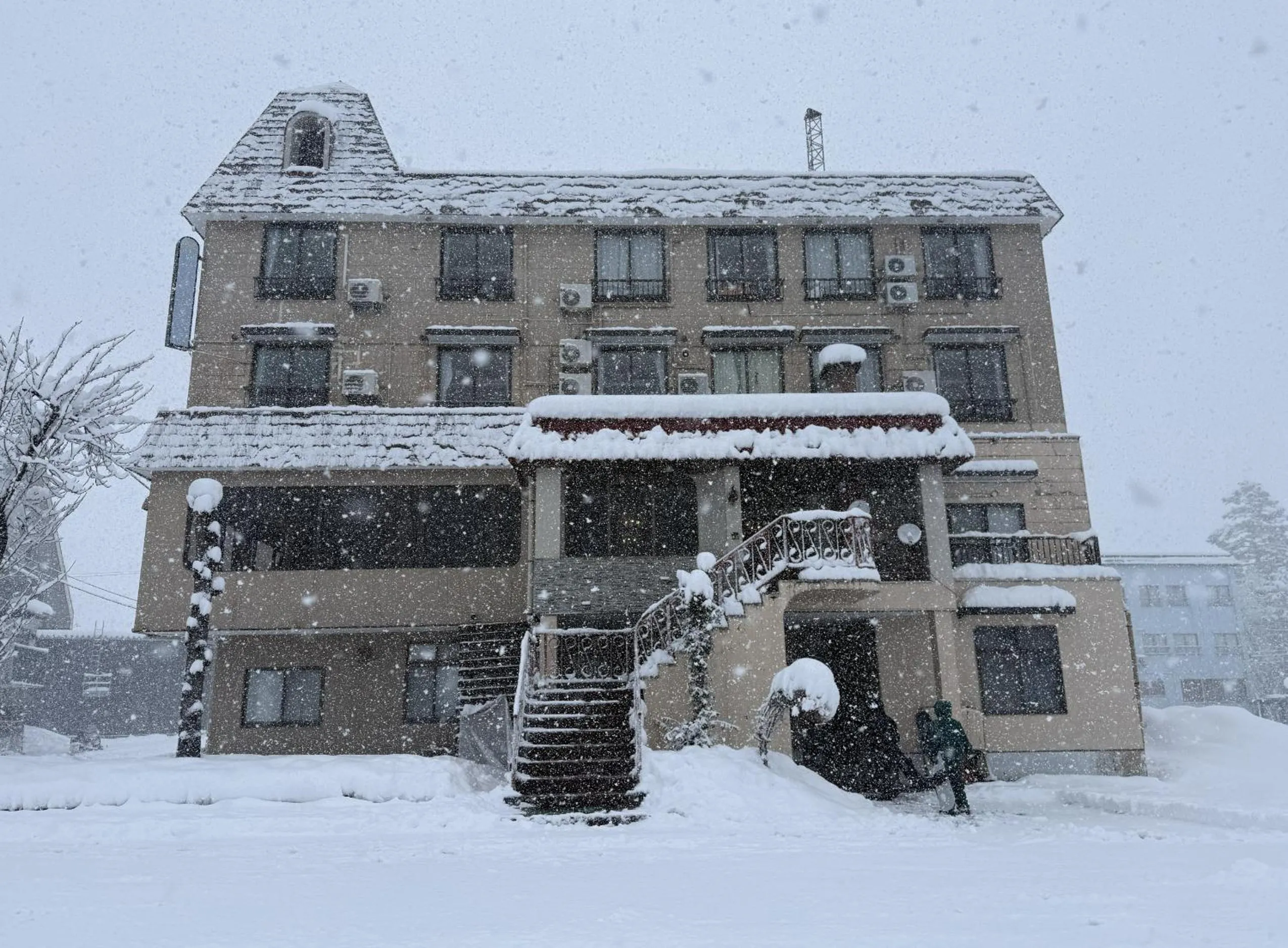 Yuzawa Hotel New Fukudaya-ski in ski out
