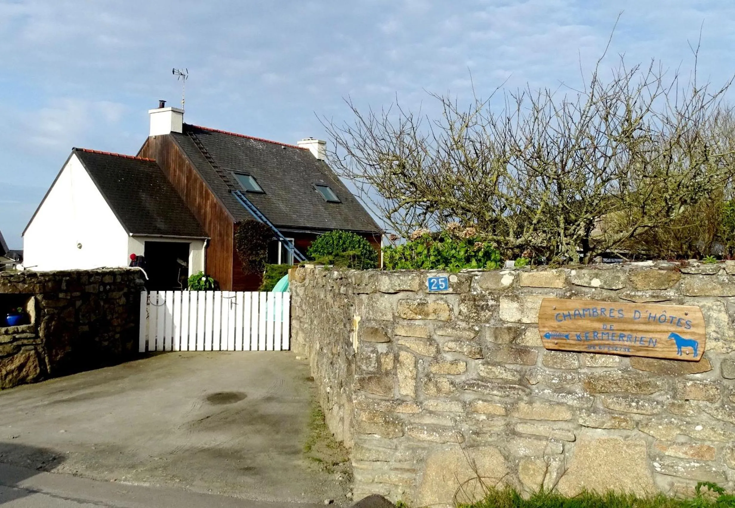 Property building in Chambres d'hôtes de Kermerrien