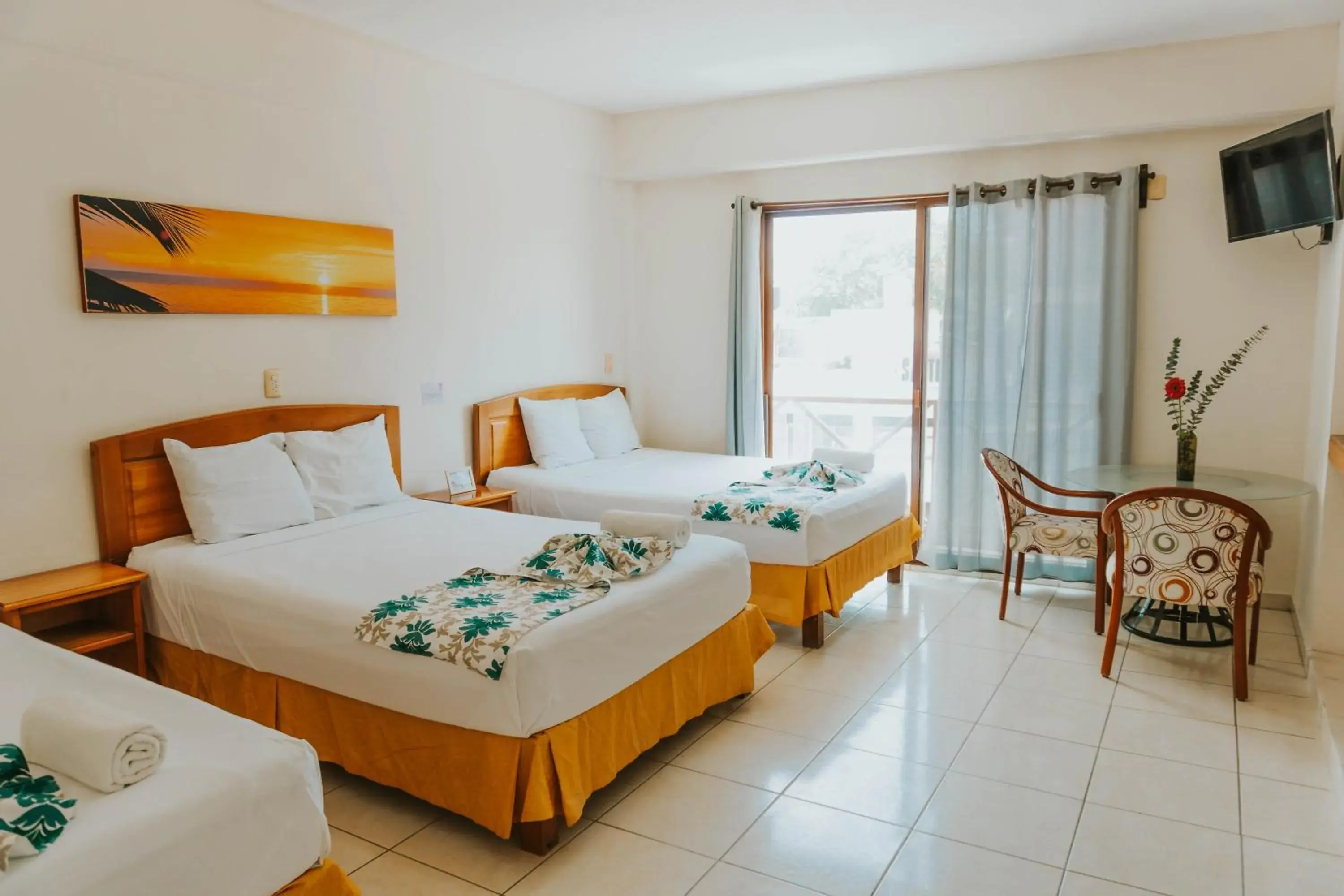 Triple Room with Balcony in Casa Chetumal Hotel Triple Room with Balcony in Casa Chetumal Hotel