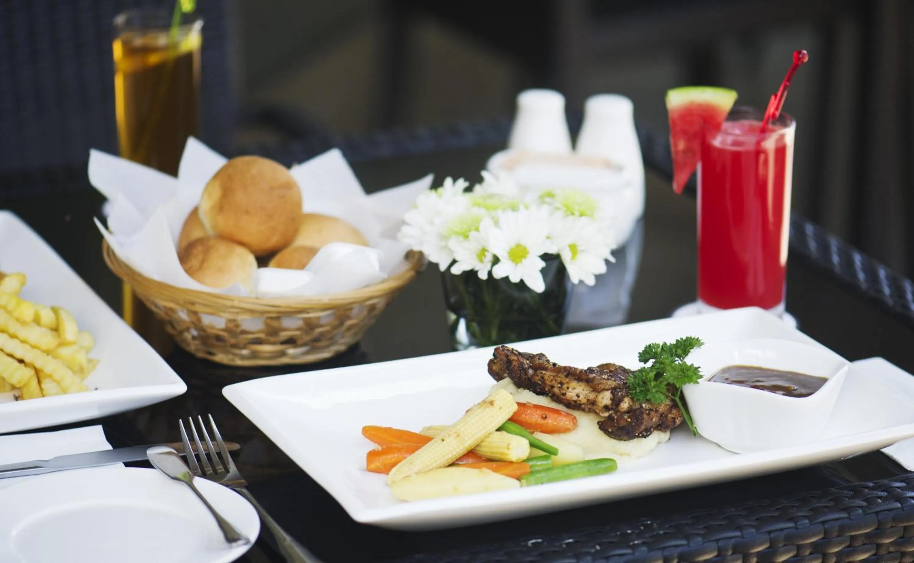 Food and drinks in Dreamtel Kota Kinabalu