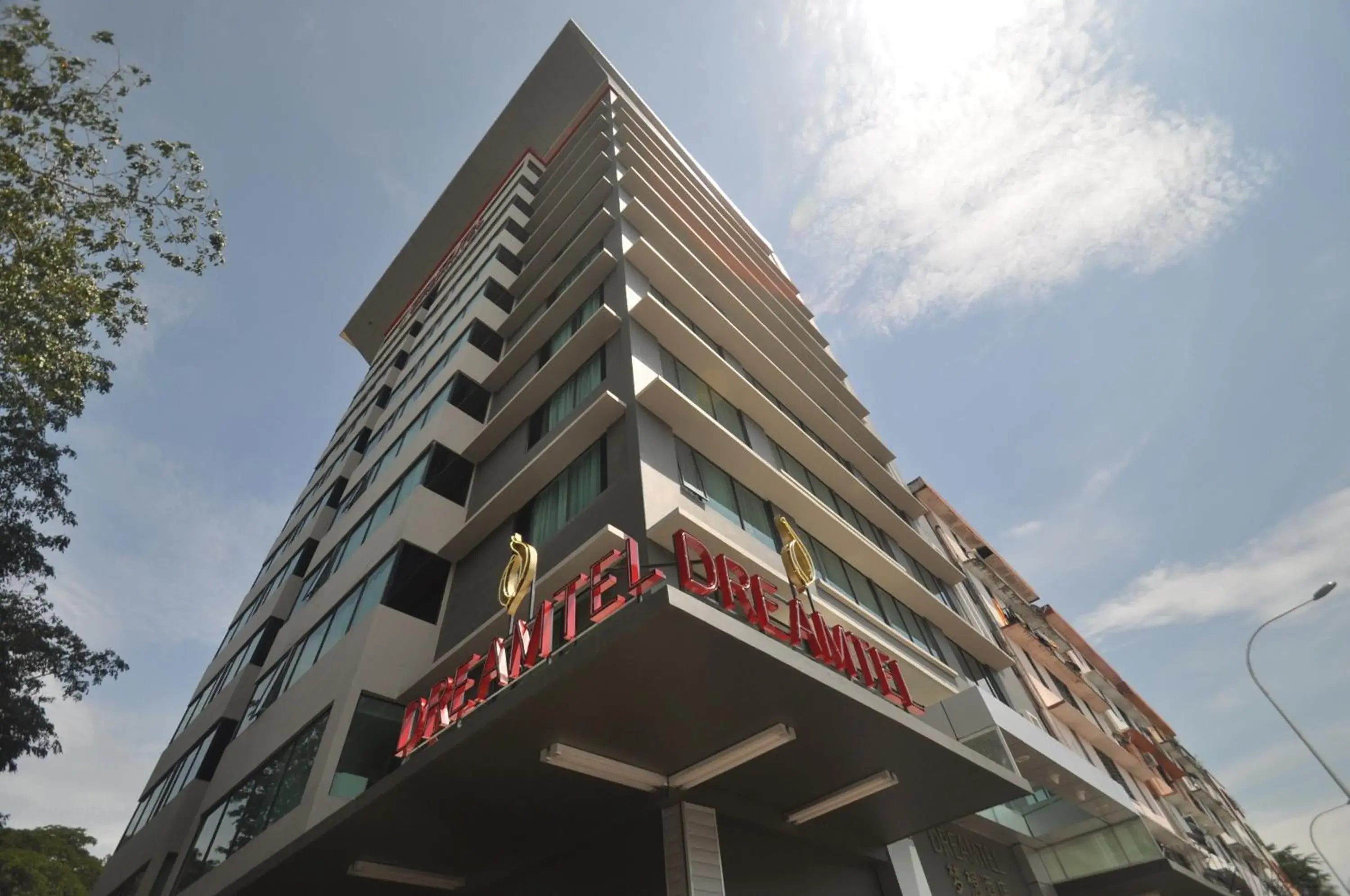 Facade/entrance in Dreamtel Kota Kinabalu Facade/entrance in Dreamtel Kota Kinabalu