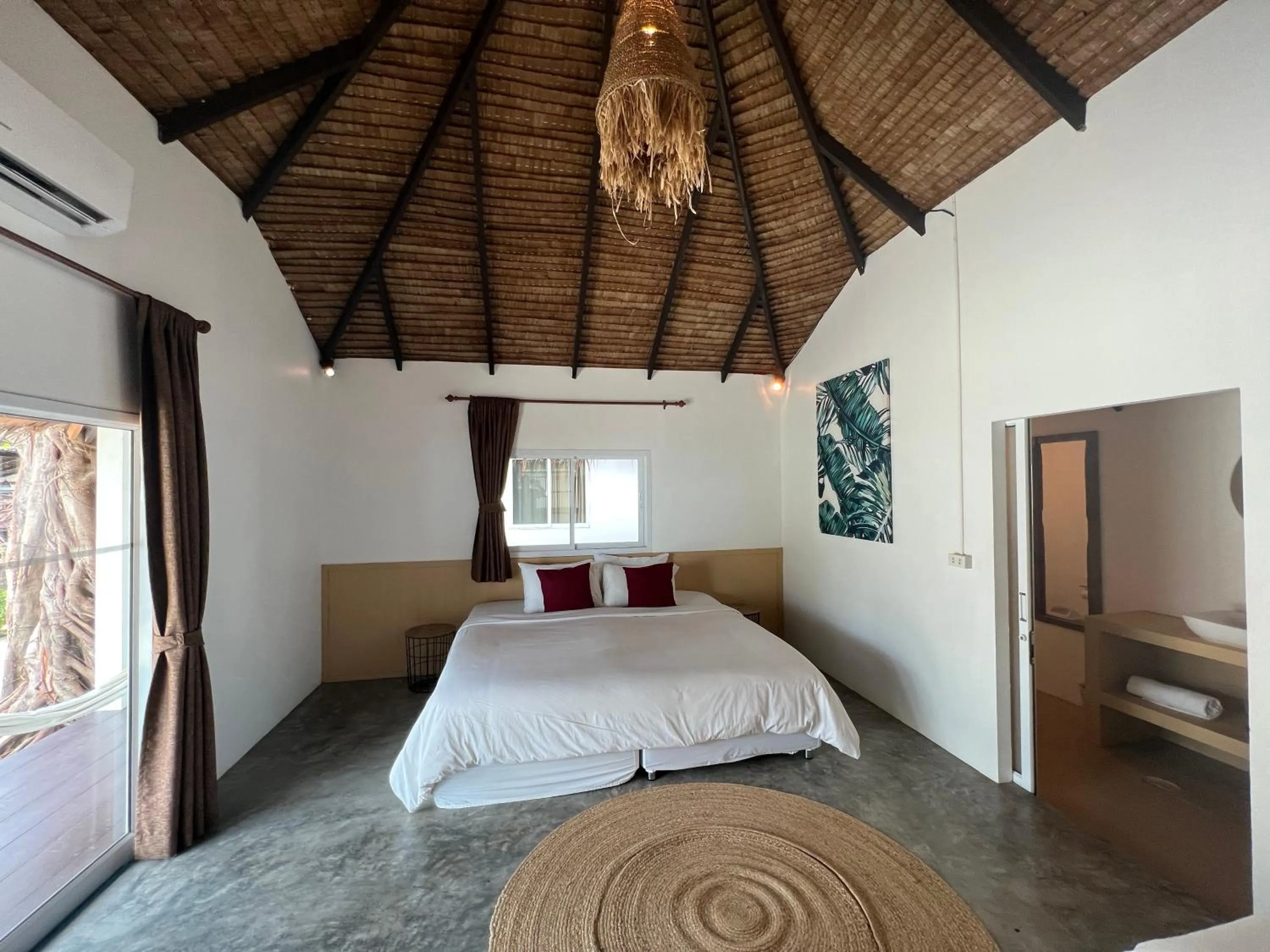 Bed in Sarana Bungalows