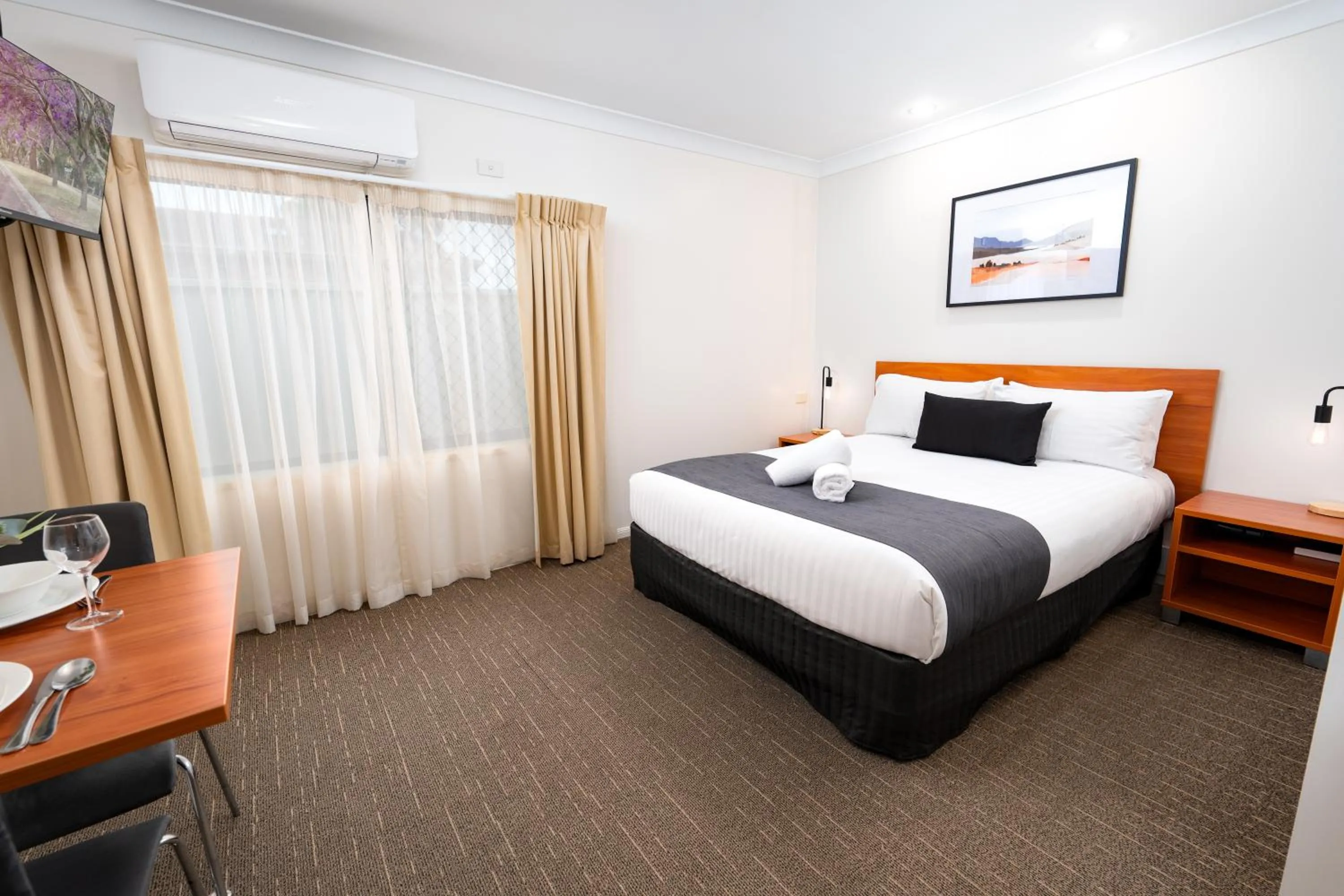 Bed in Best Western Tuscany on Tor Motor Inn