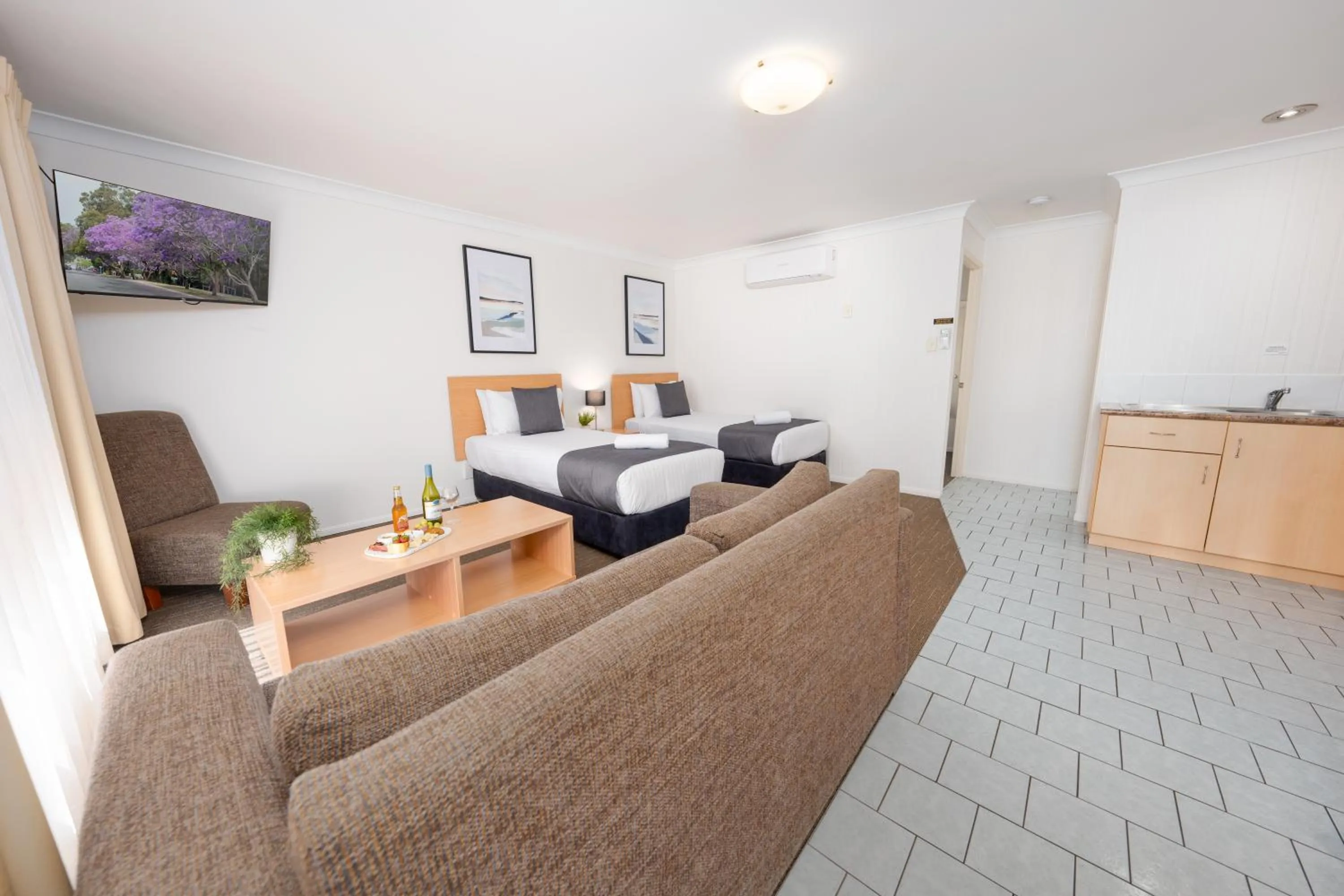 Bed in Best Western Tuscany on Tor Motor Inn