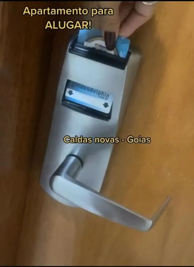 Text overlay in Hotel Golden Dolphin piscinas termais 24h