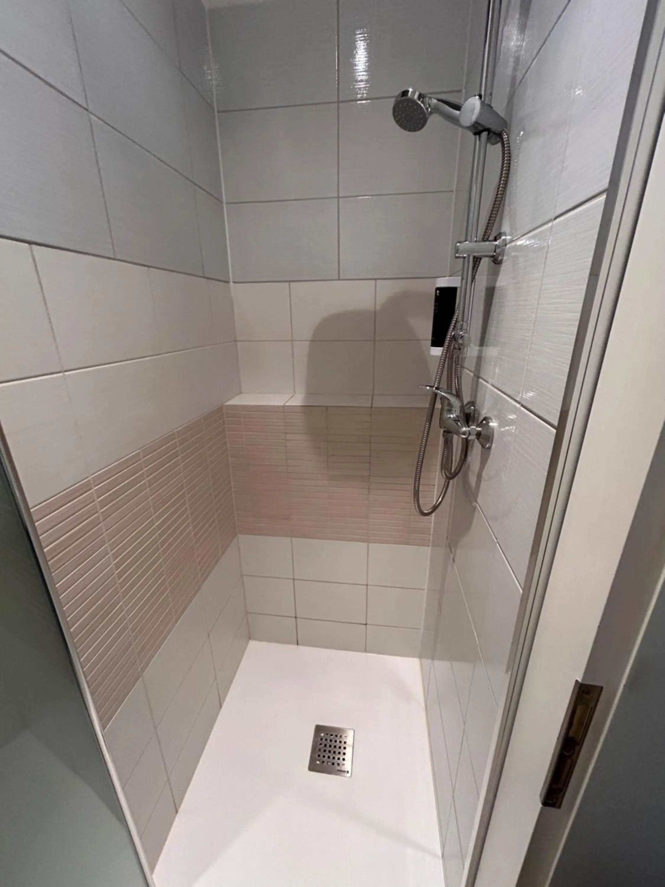 Shower in Pension Jana - Domov Mládeže