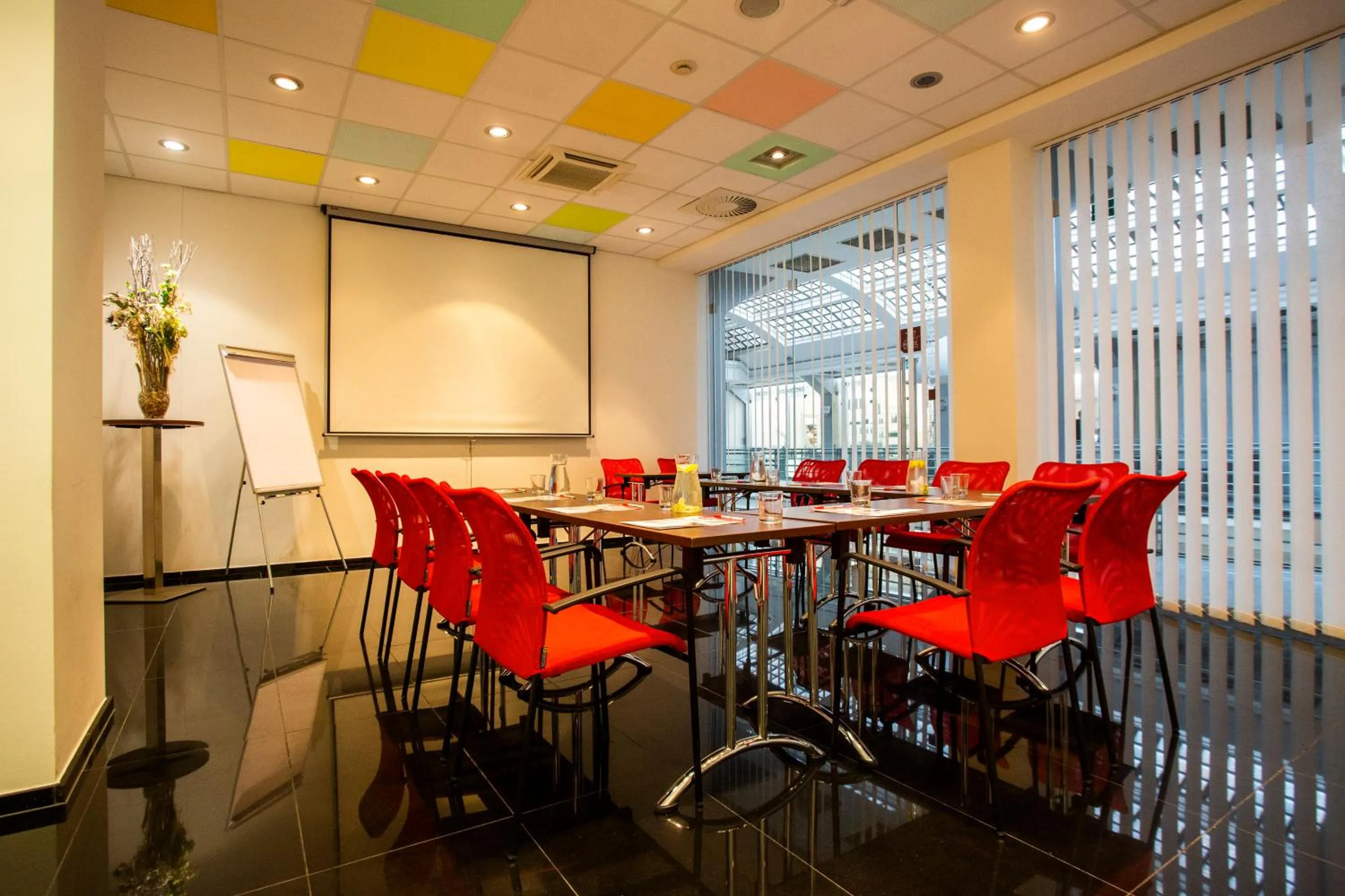 Business facilities in Art Hotel William