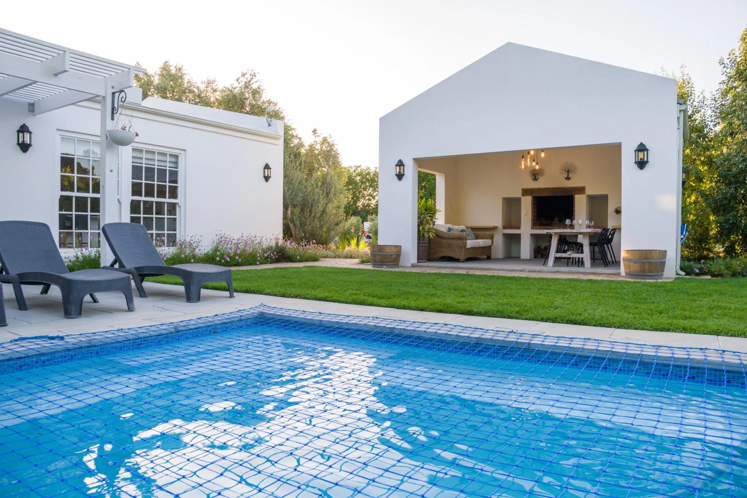 Swimming pool in Sunset Farm Stellenbosch