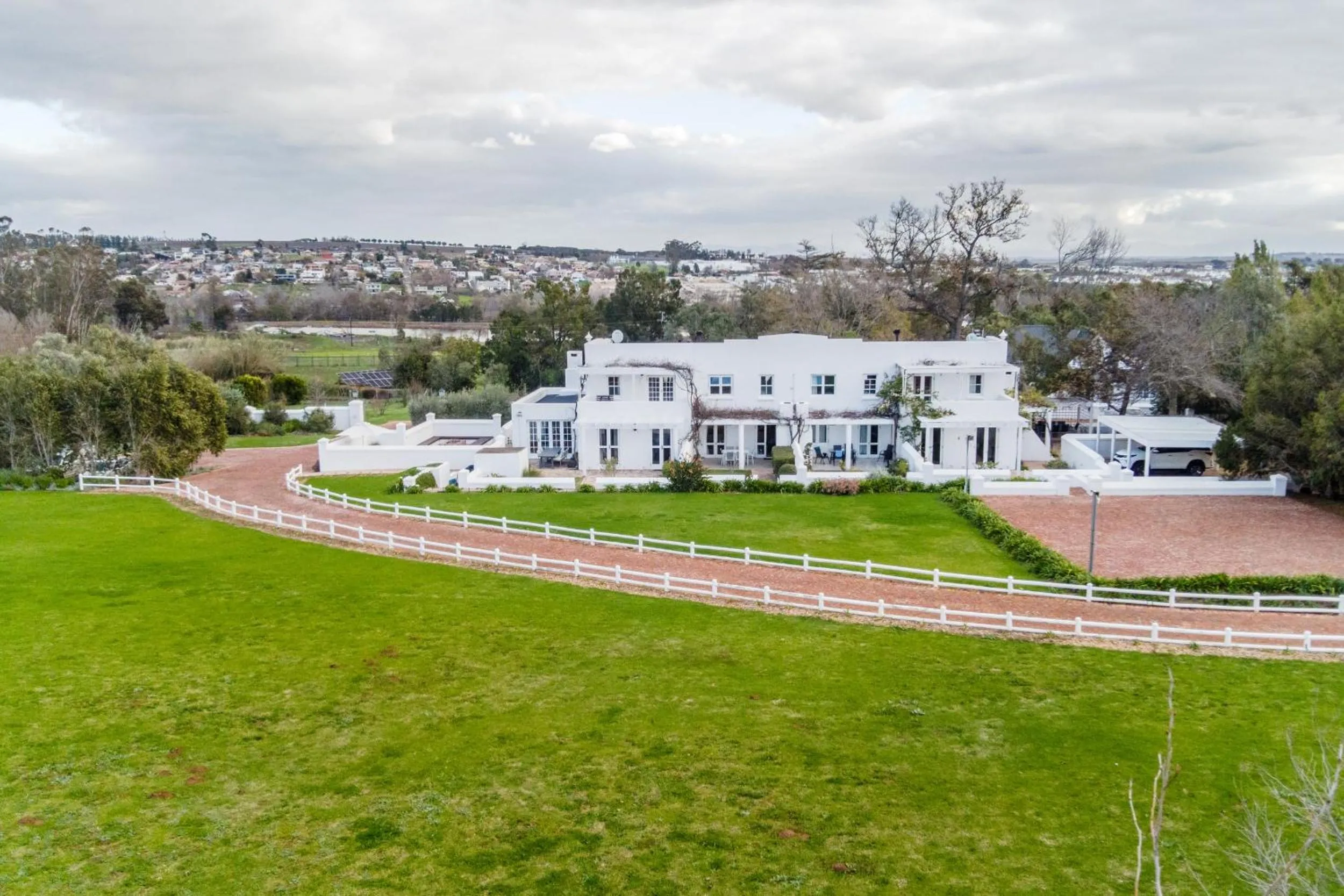 Property building in Sunset Farm Stellenbosch